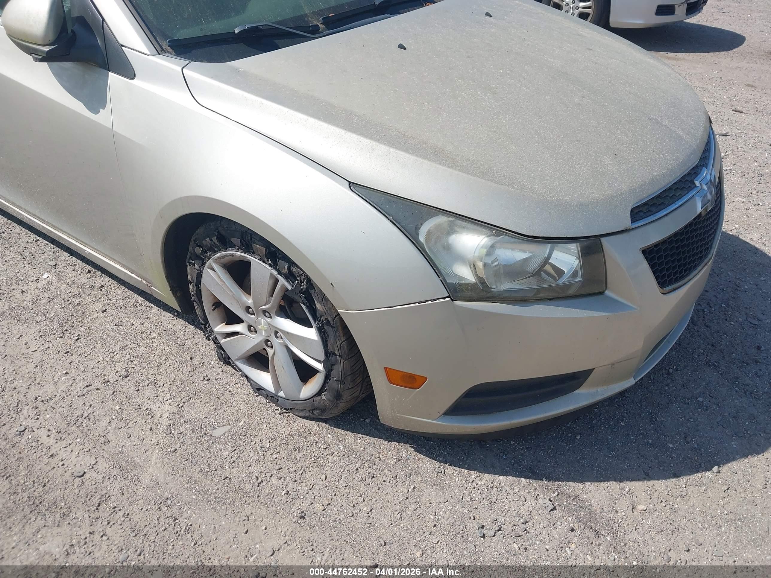 CHEVROLET CRUZE image 6