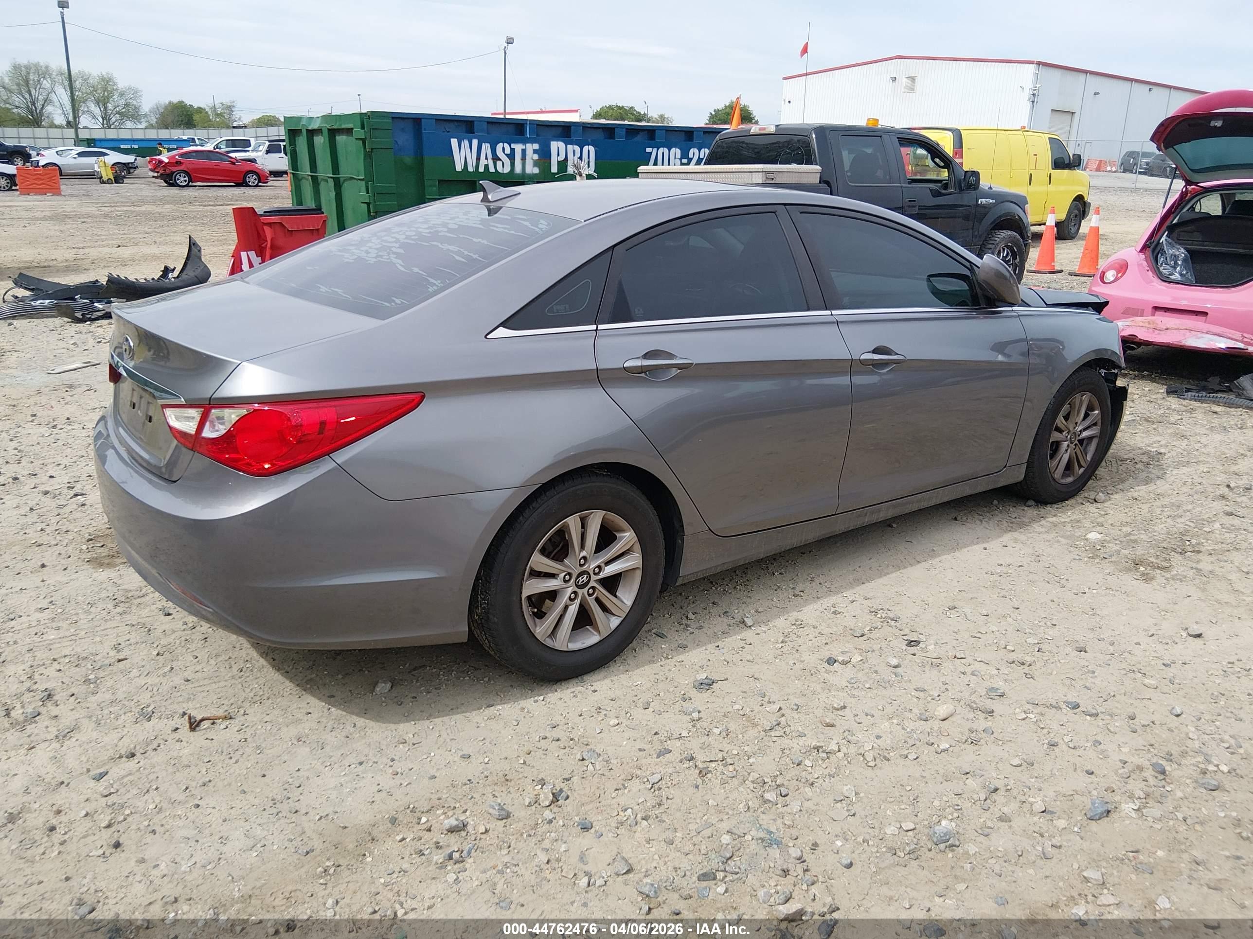 HYUNDAI SONATA image 4