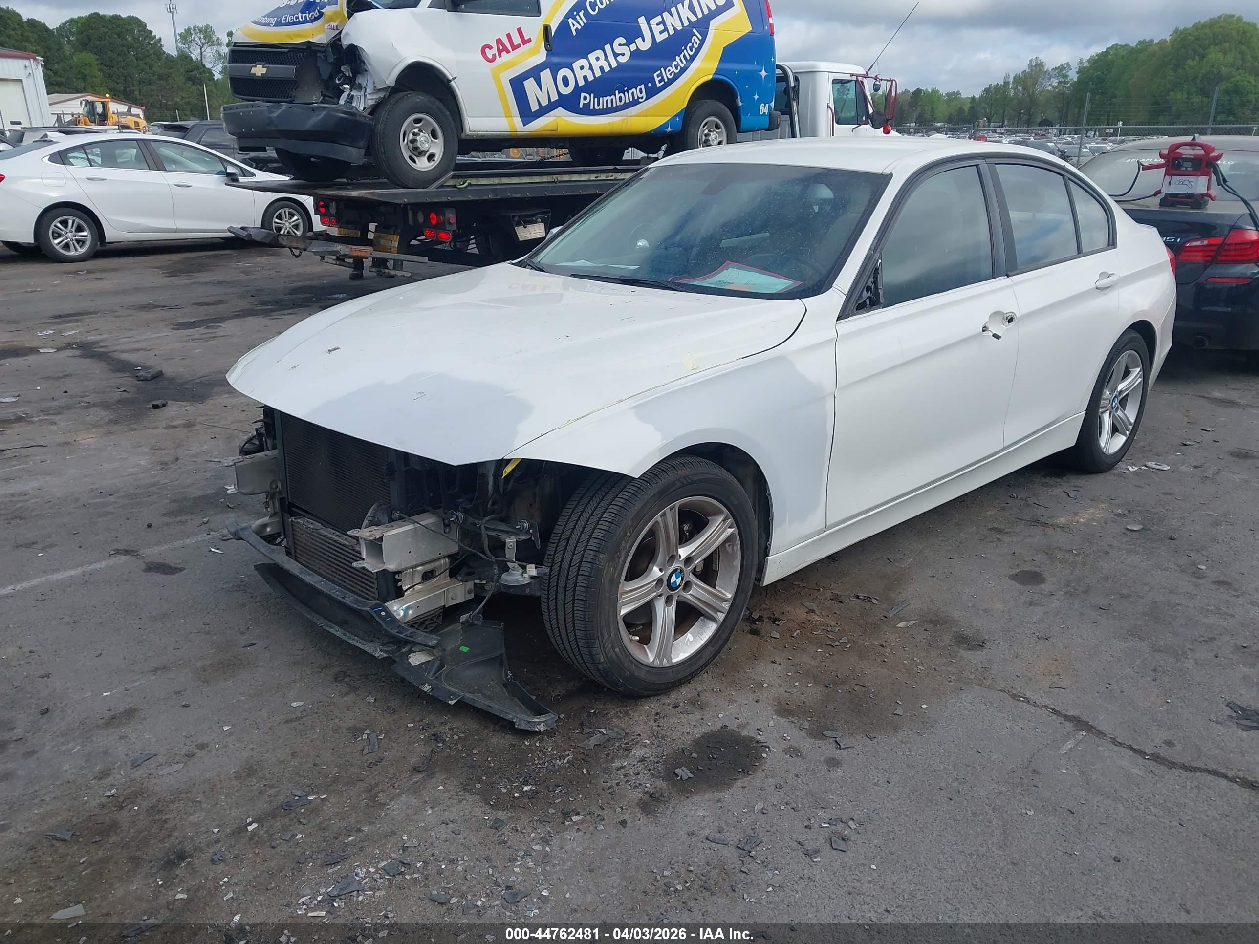 BMW 320I image 2