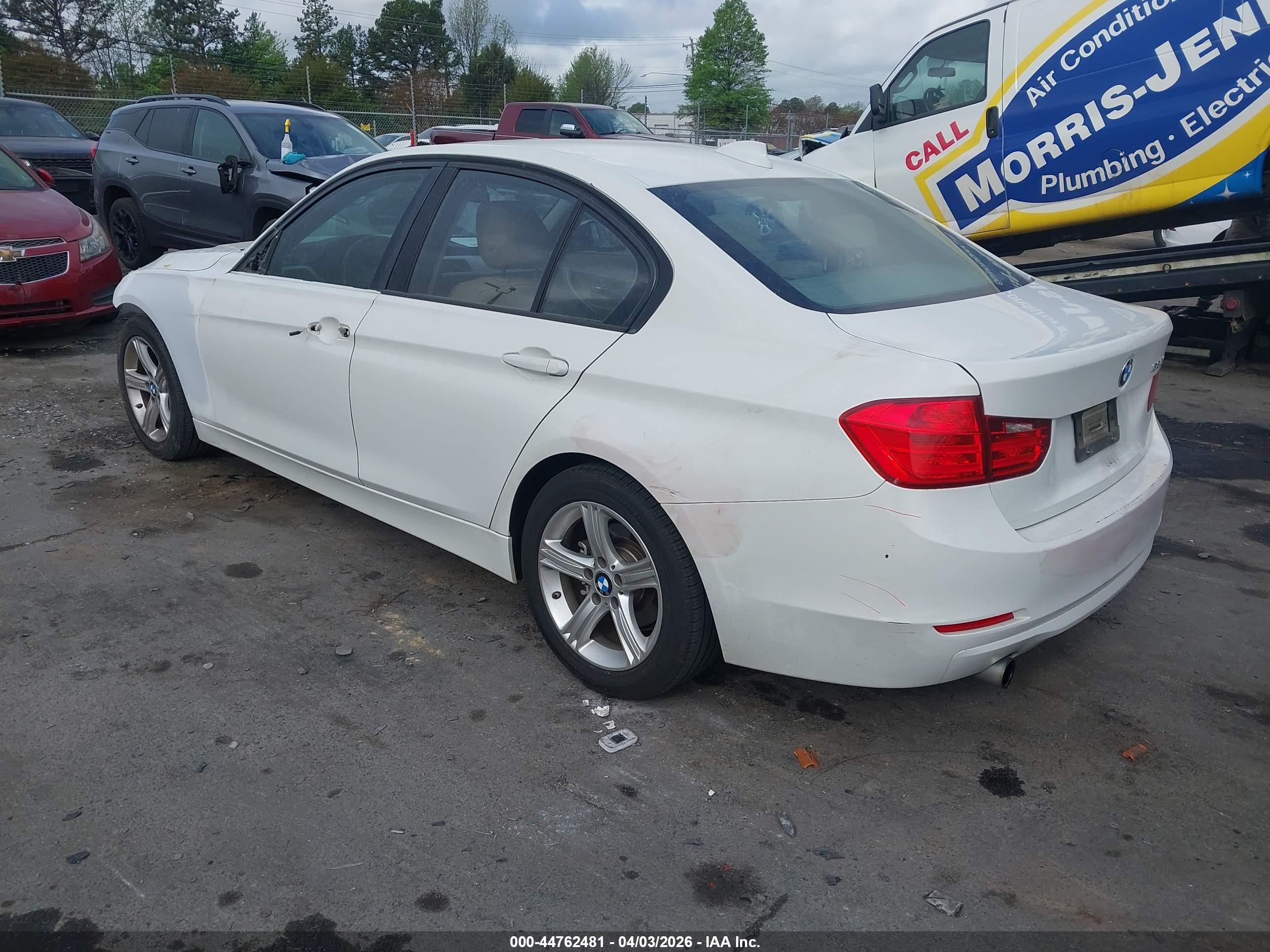 BMW 320I image 3