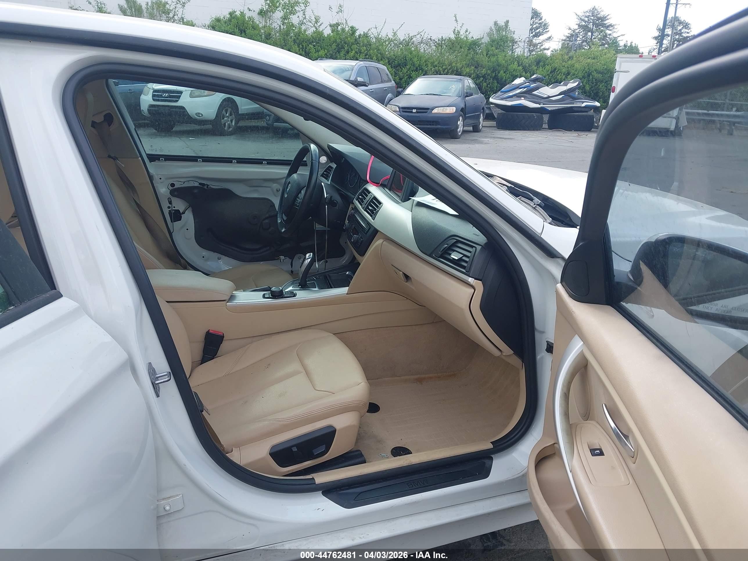 BMW 320I image 5