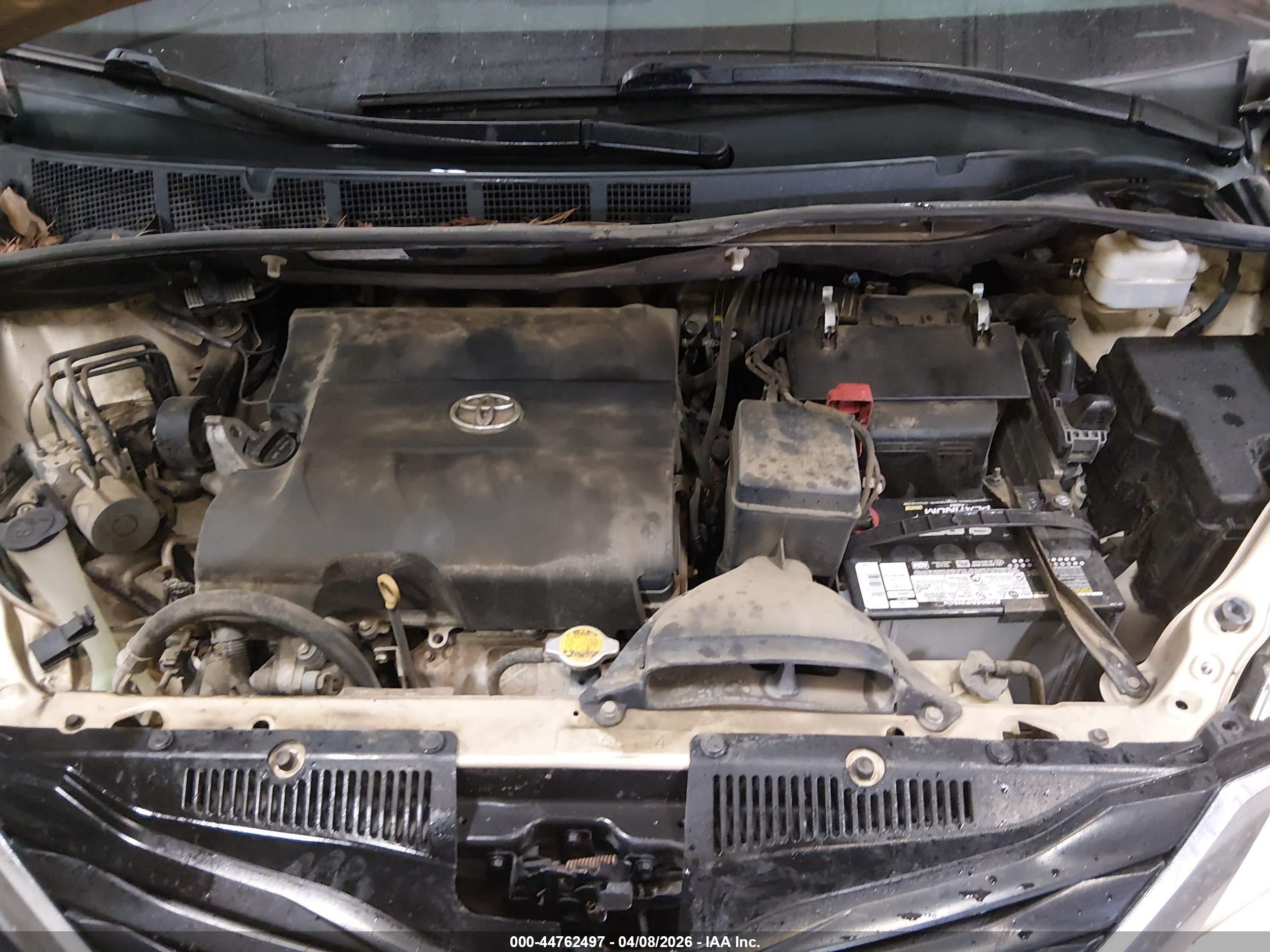 TOYOTA SIENNA image 10