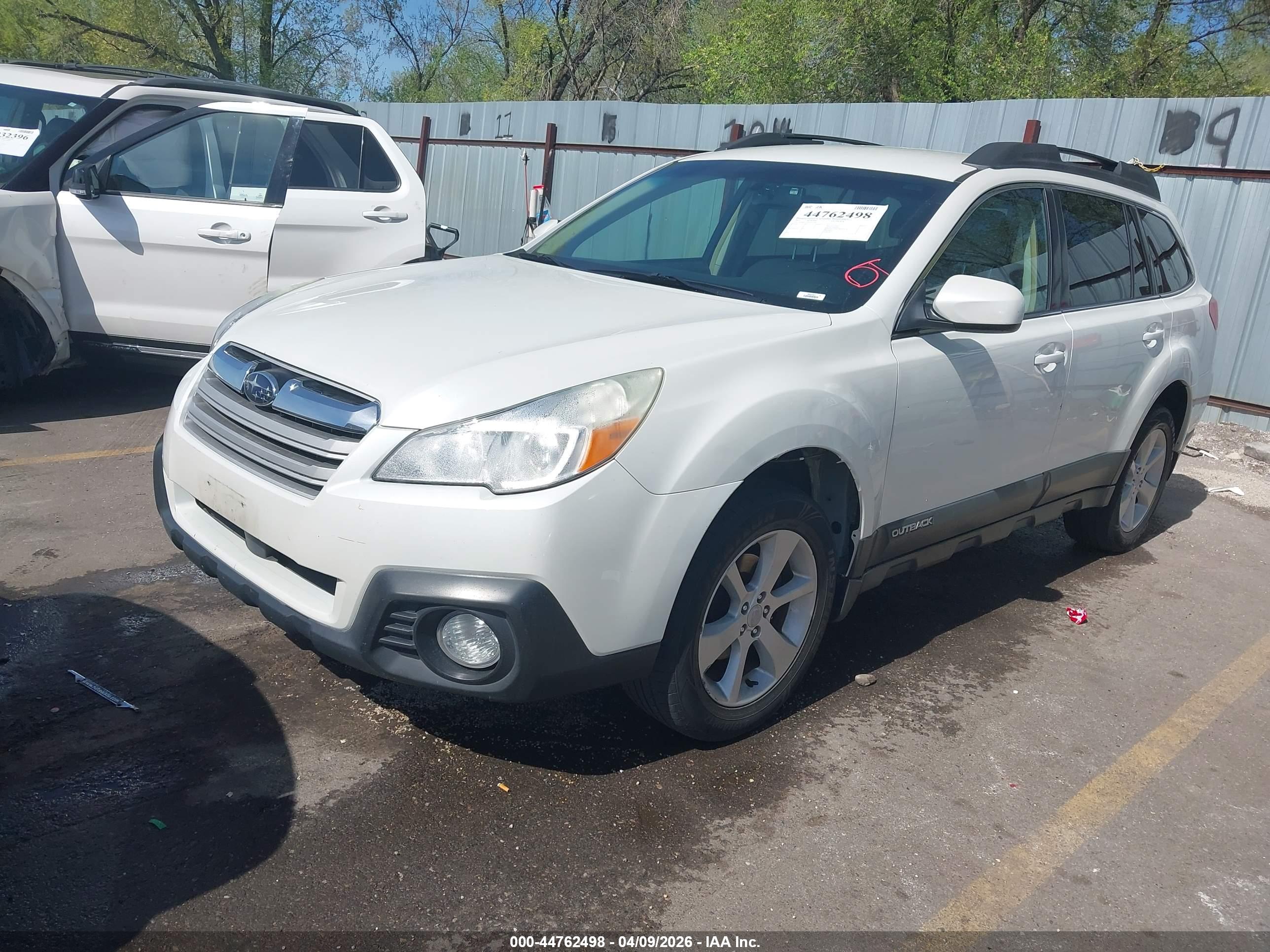 SUBARU OUTBACK image 2