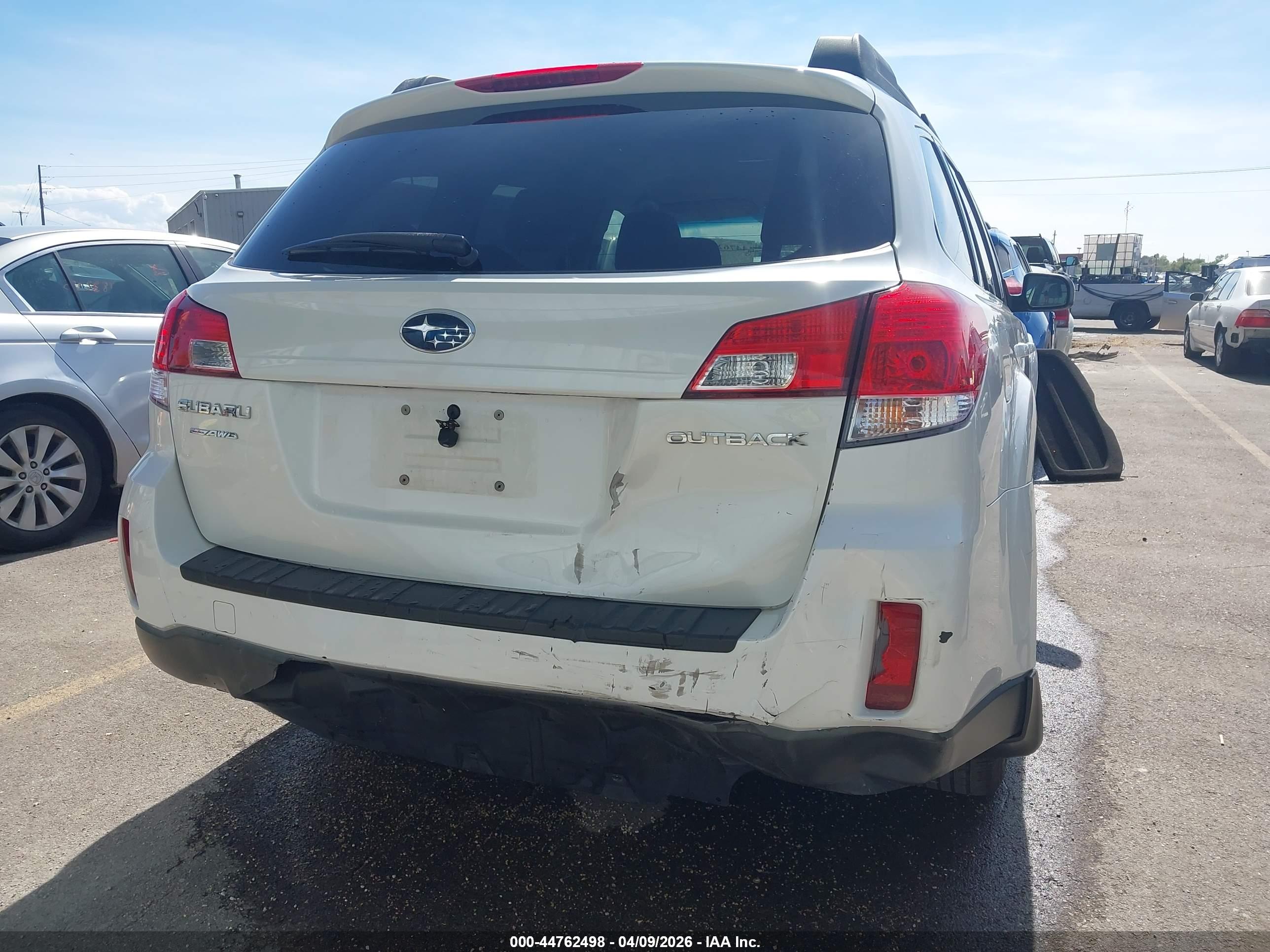 SUBARU OUTBACK image 6