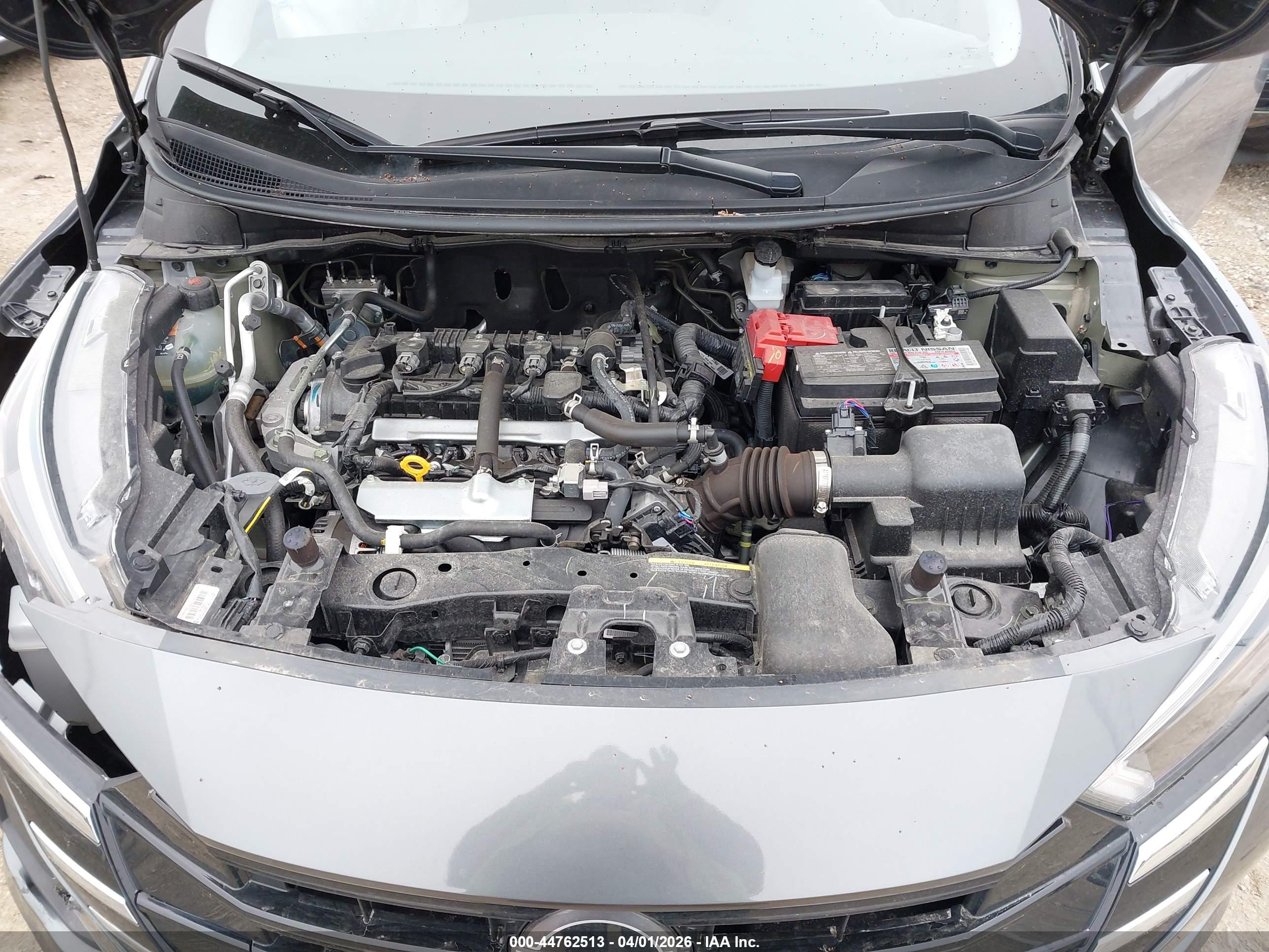 NISSAN VERSA image 10