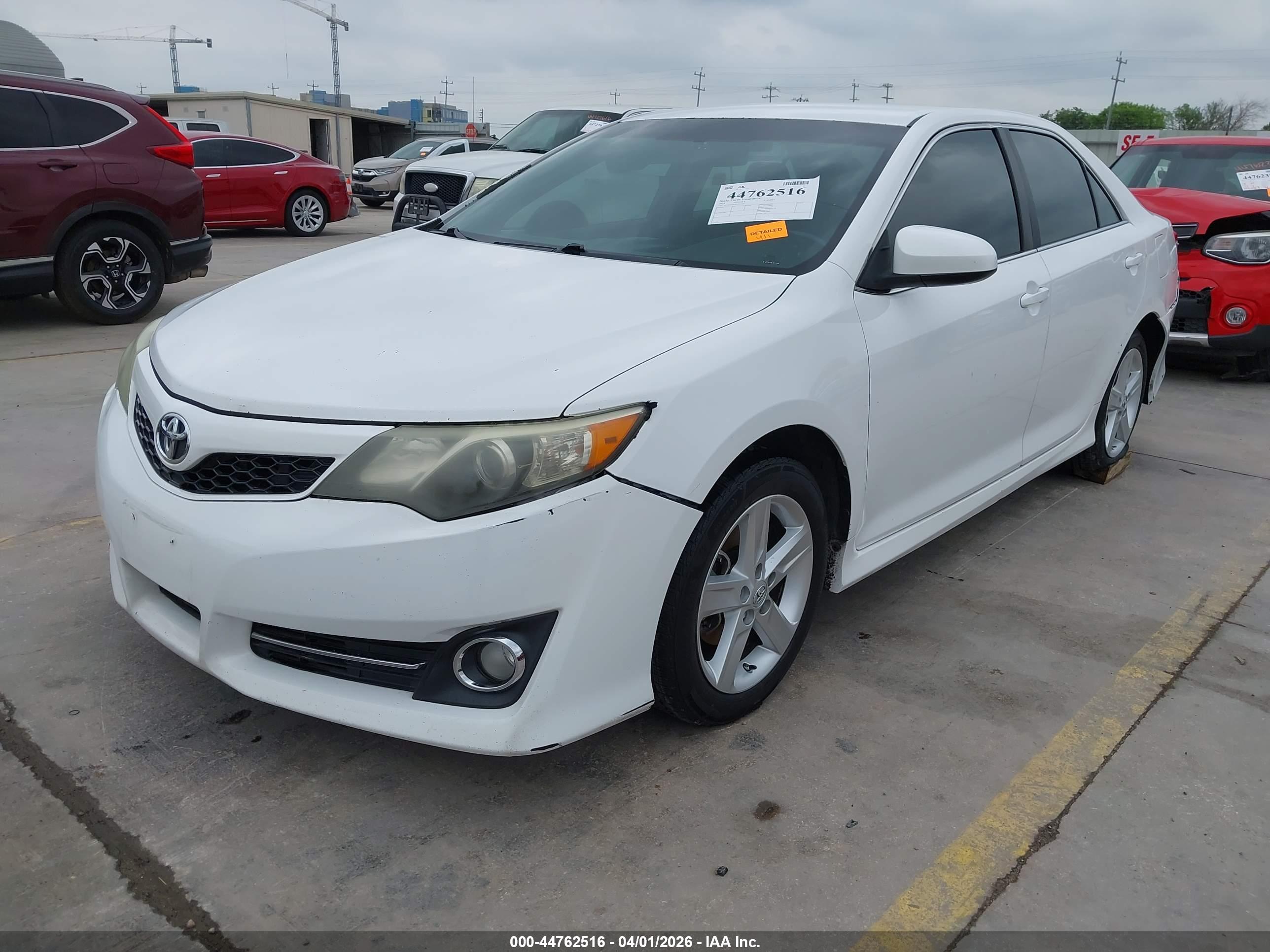 TOYOTA CAMRY image 2