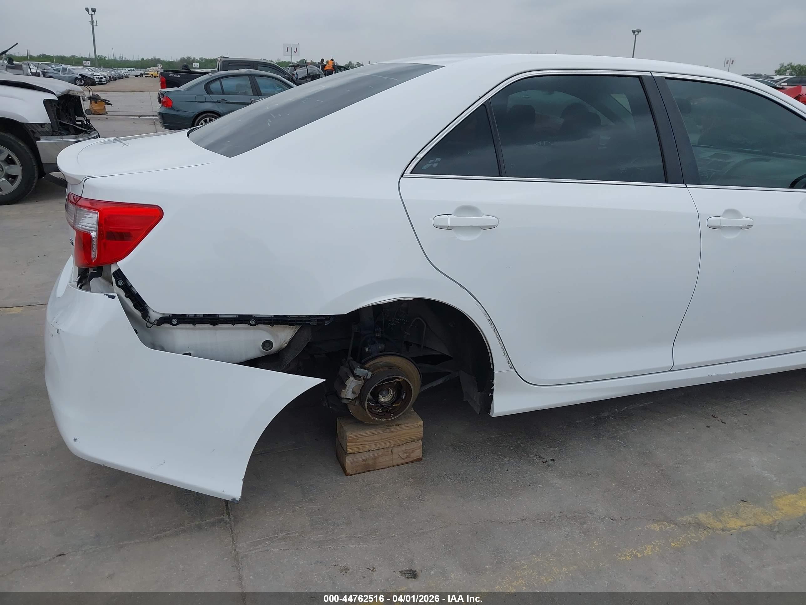 TOYOTA CAMRY image 6