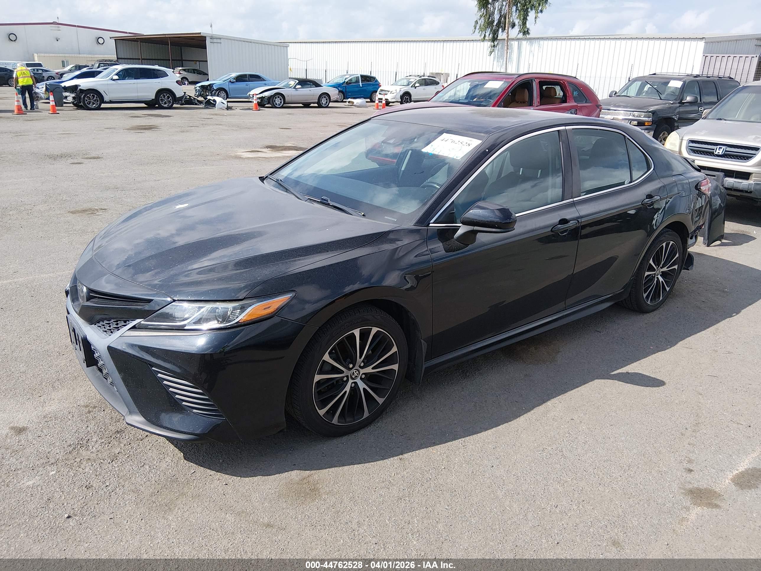 TOYOTA CAMRY image 2