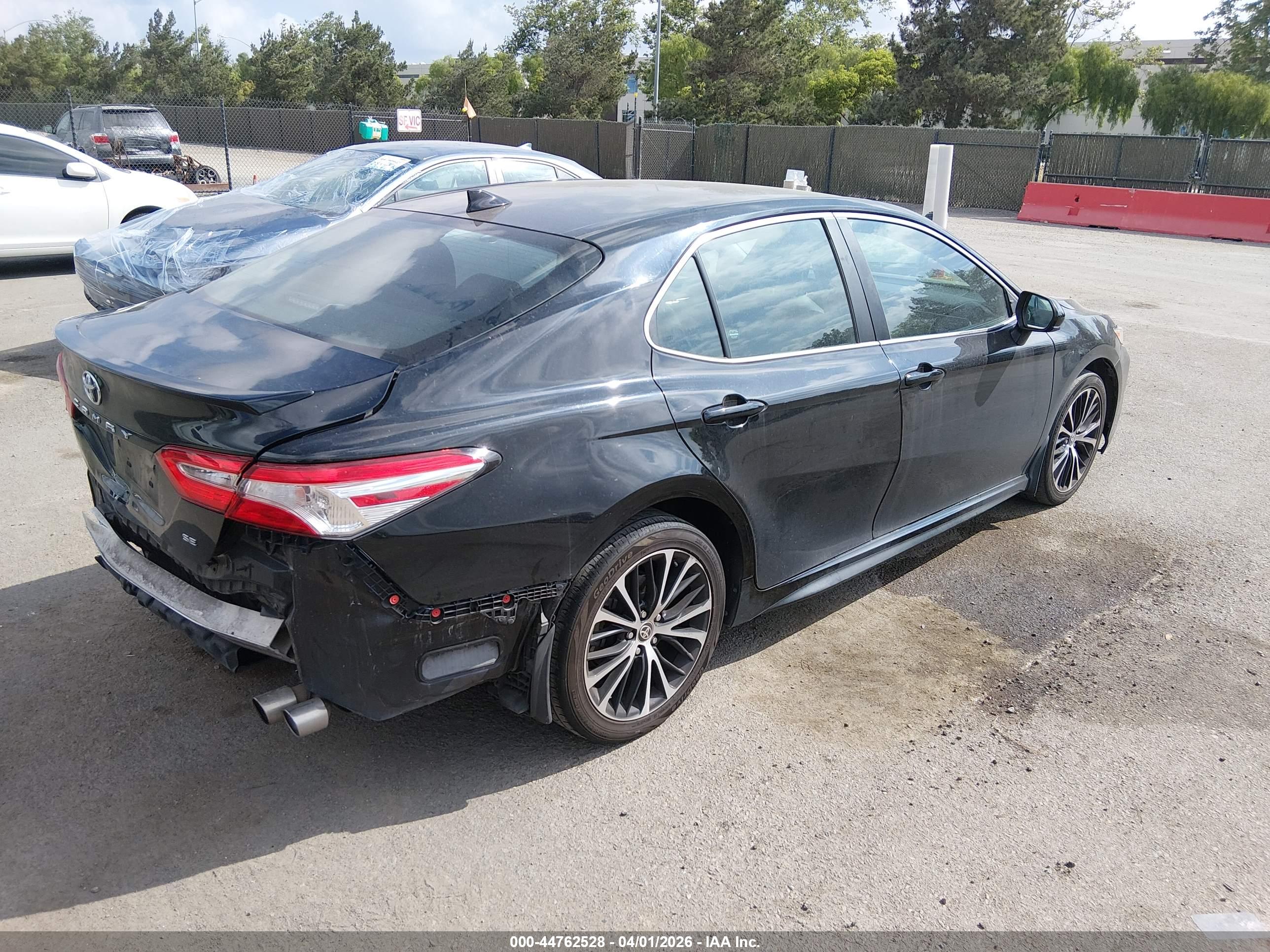 TOYOTA CAMRY image 4