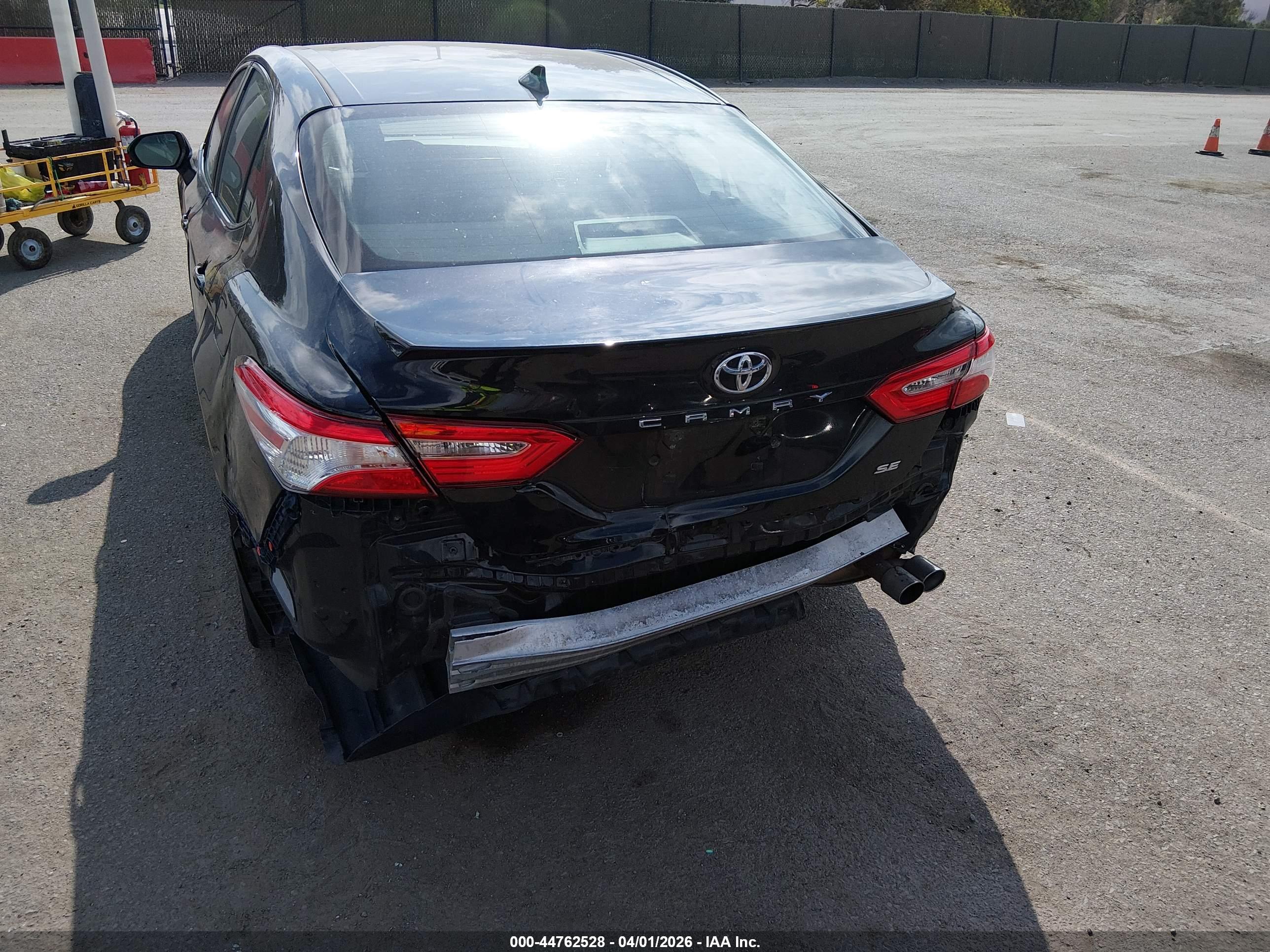 TOYOTA CAMRY image 6