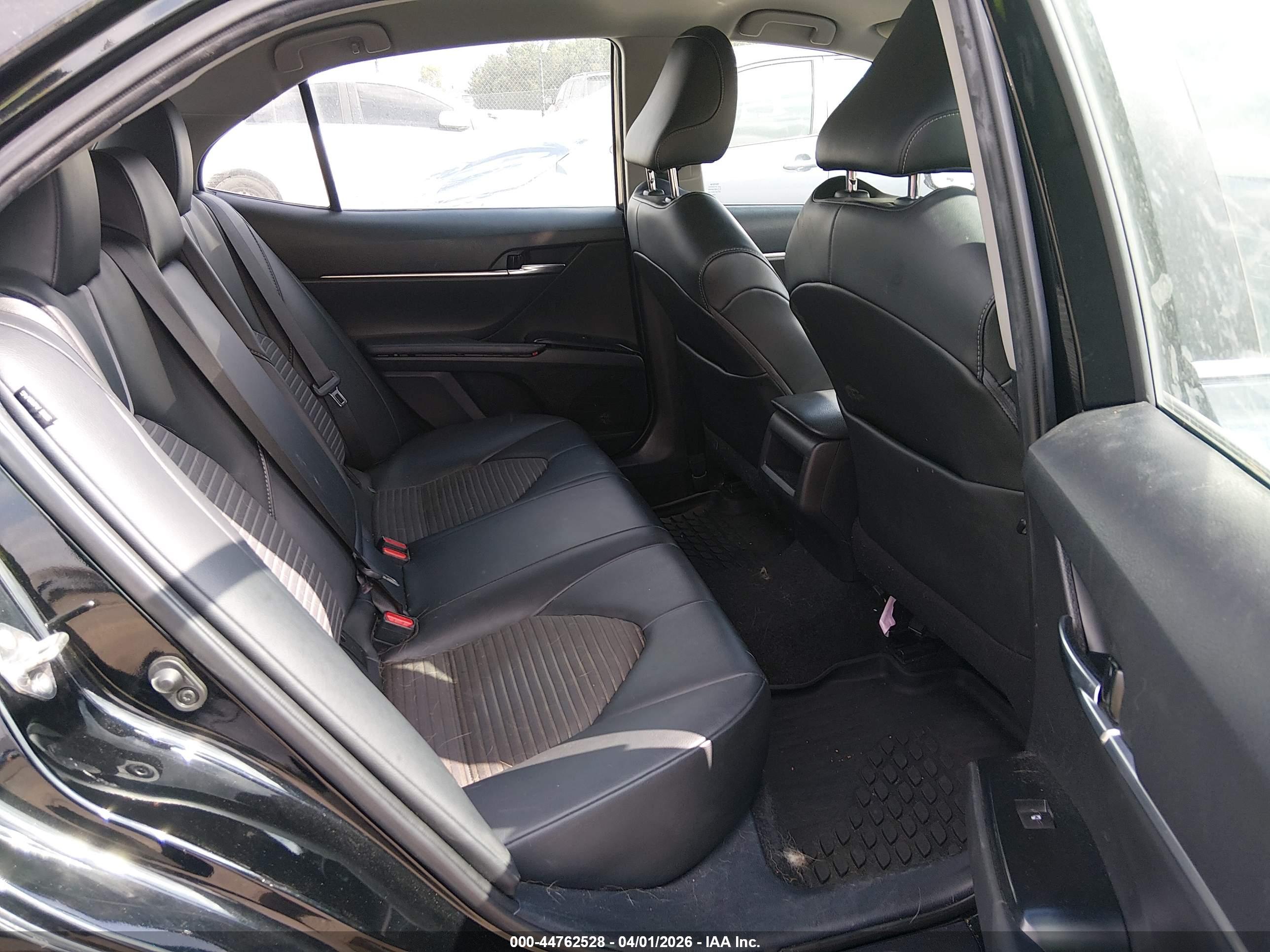 TOYOTA CAMRY image 8
