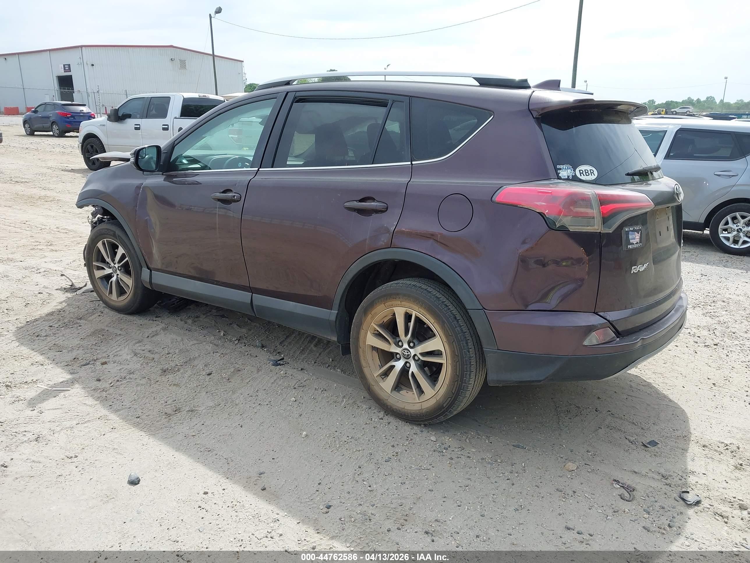 TOYOTA RAV4 image 3