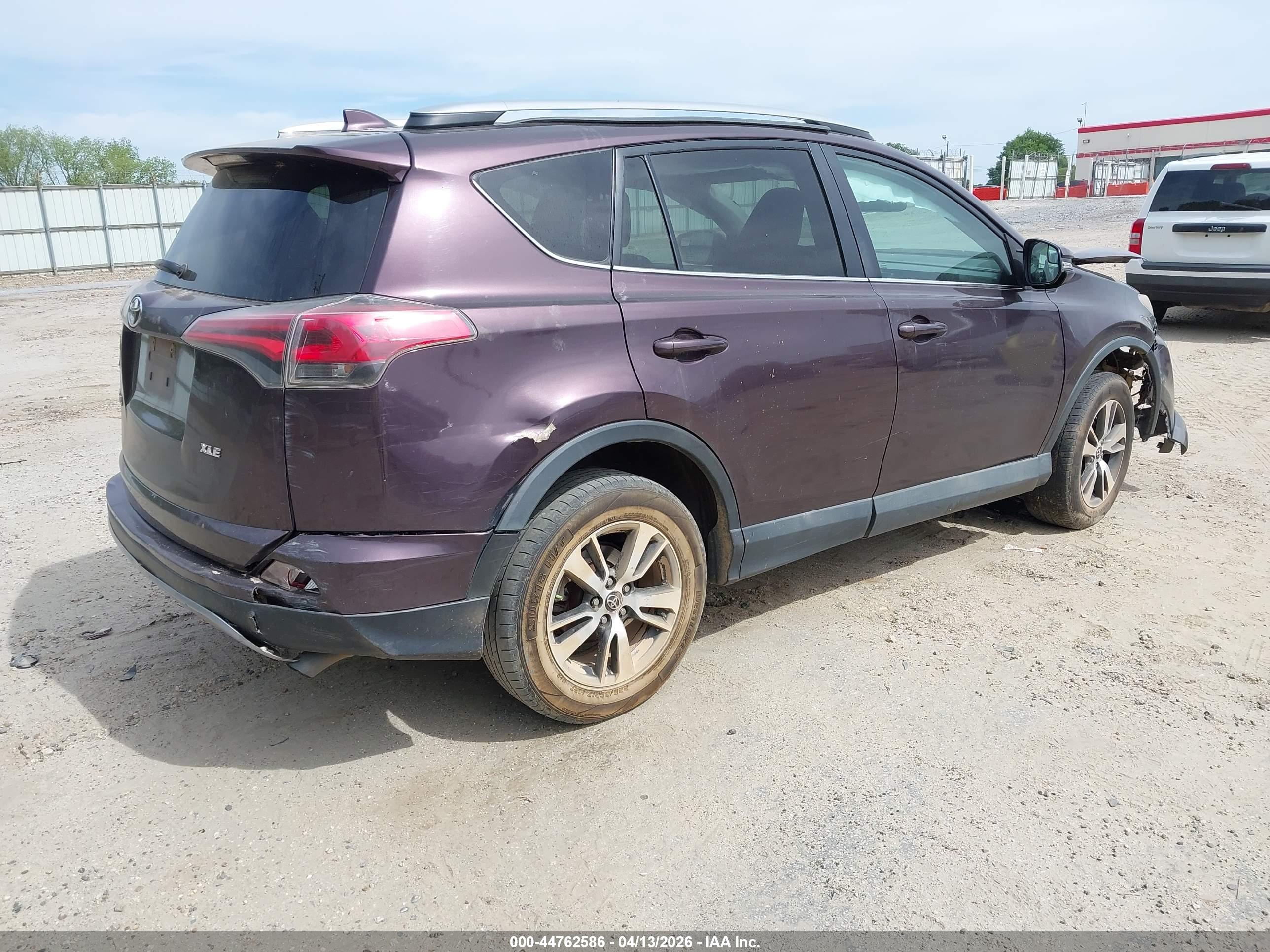 TOYOTA RAV4 image 4
