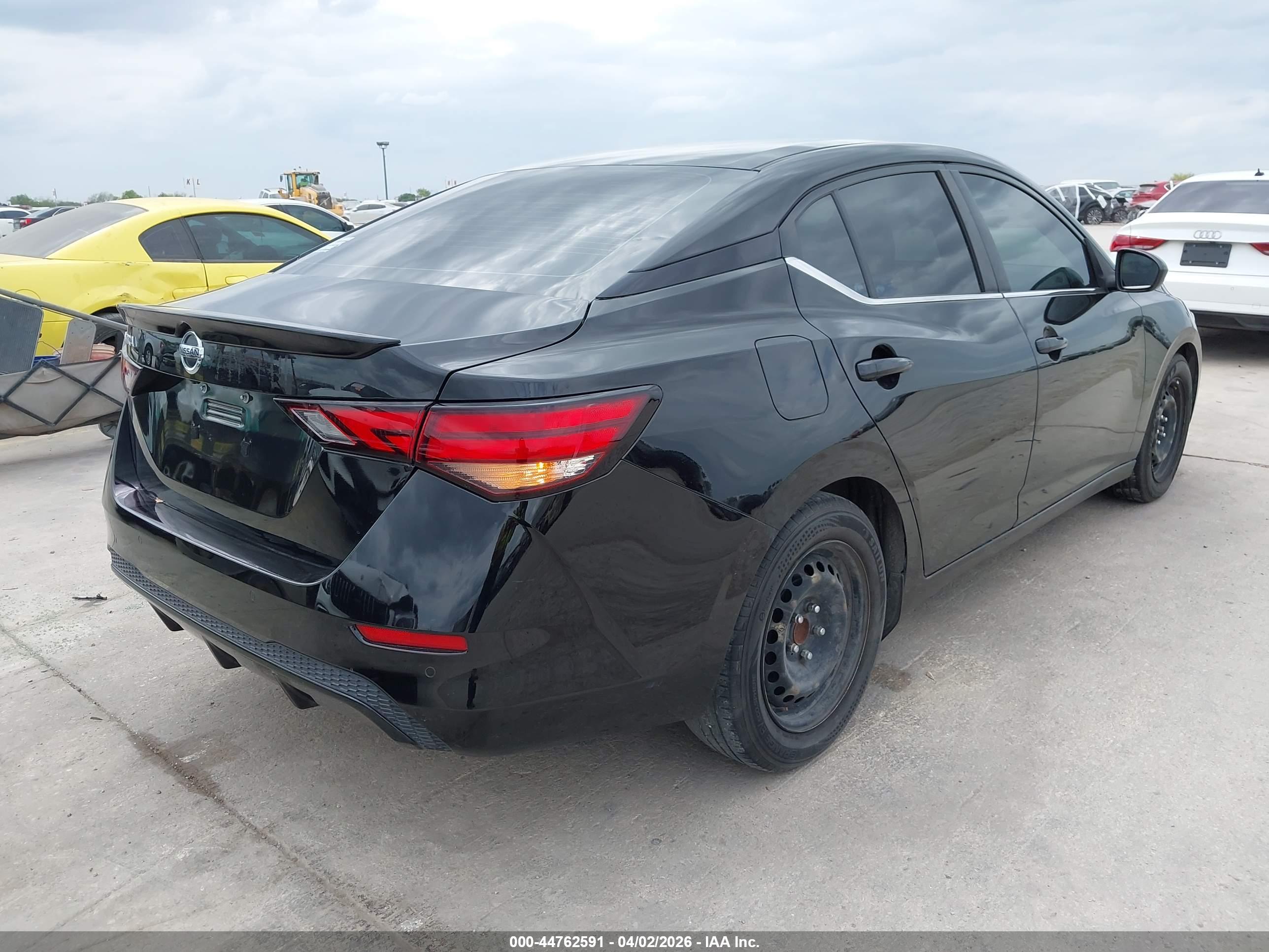 NISSAN SENTRA image 4