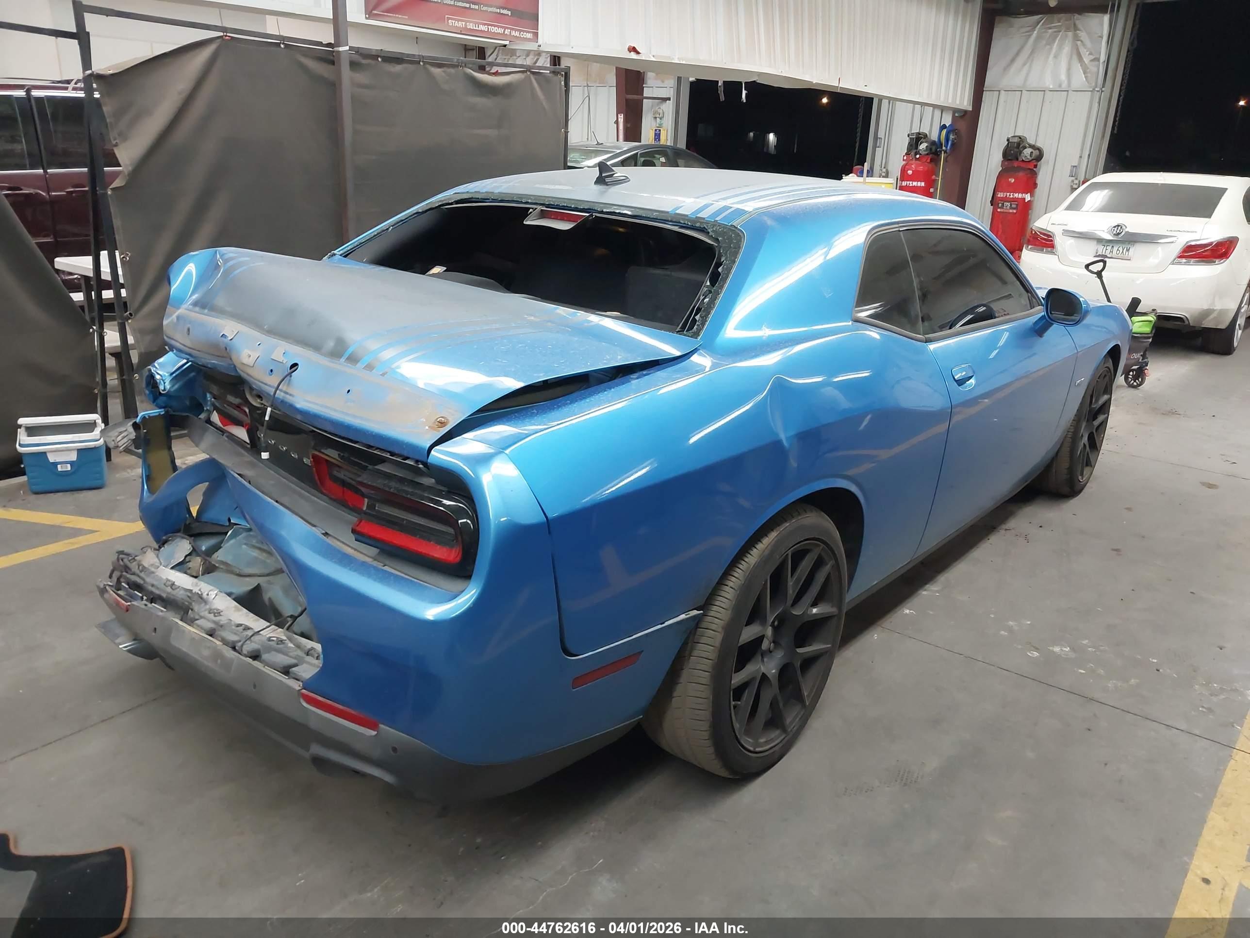 DODGE CHALLENGER image 4