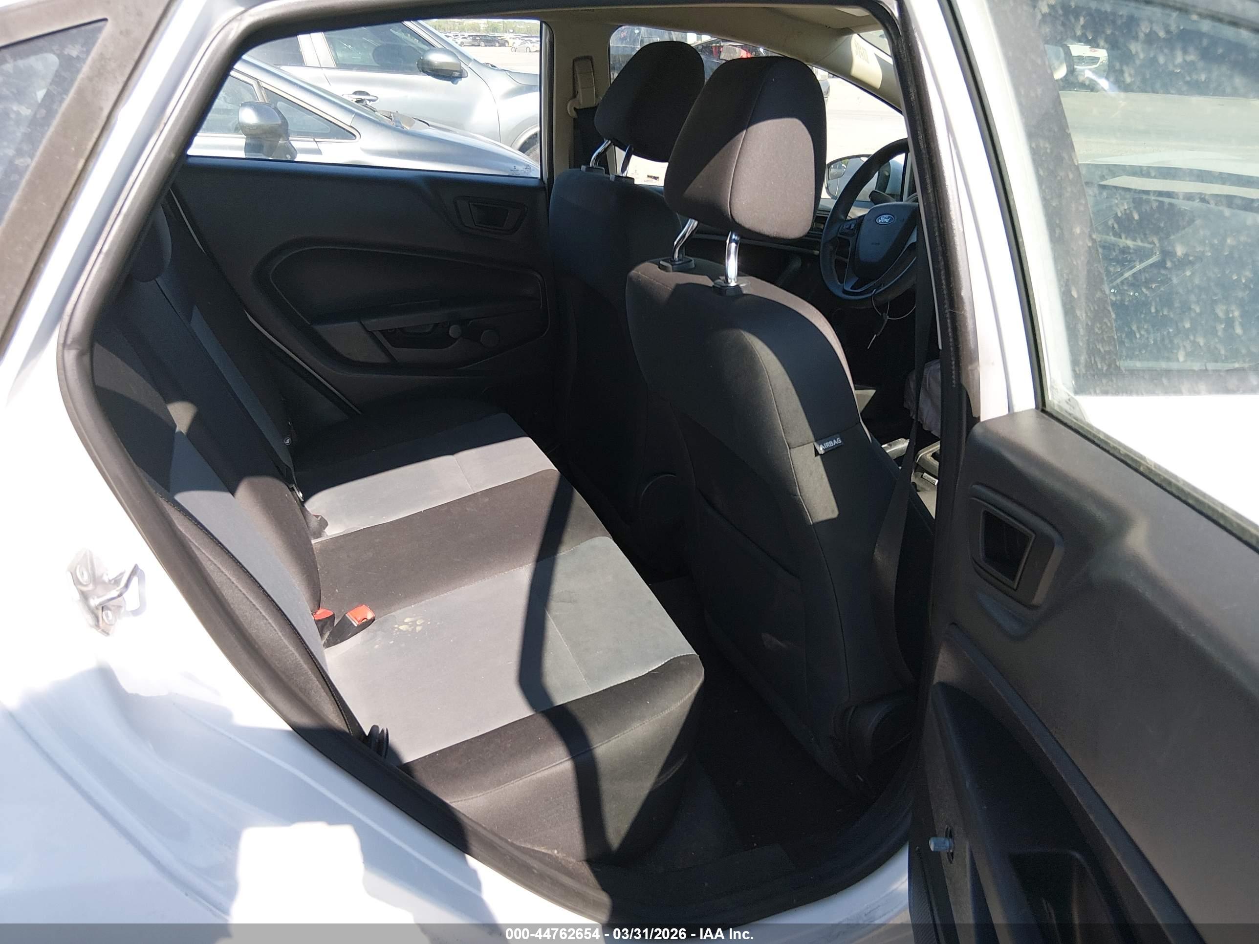 FORD FIESTA image 8