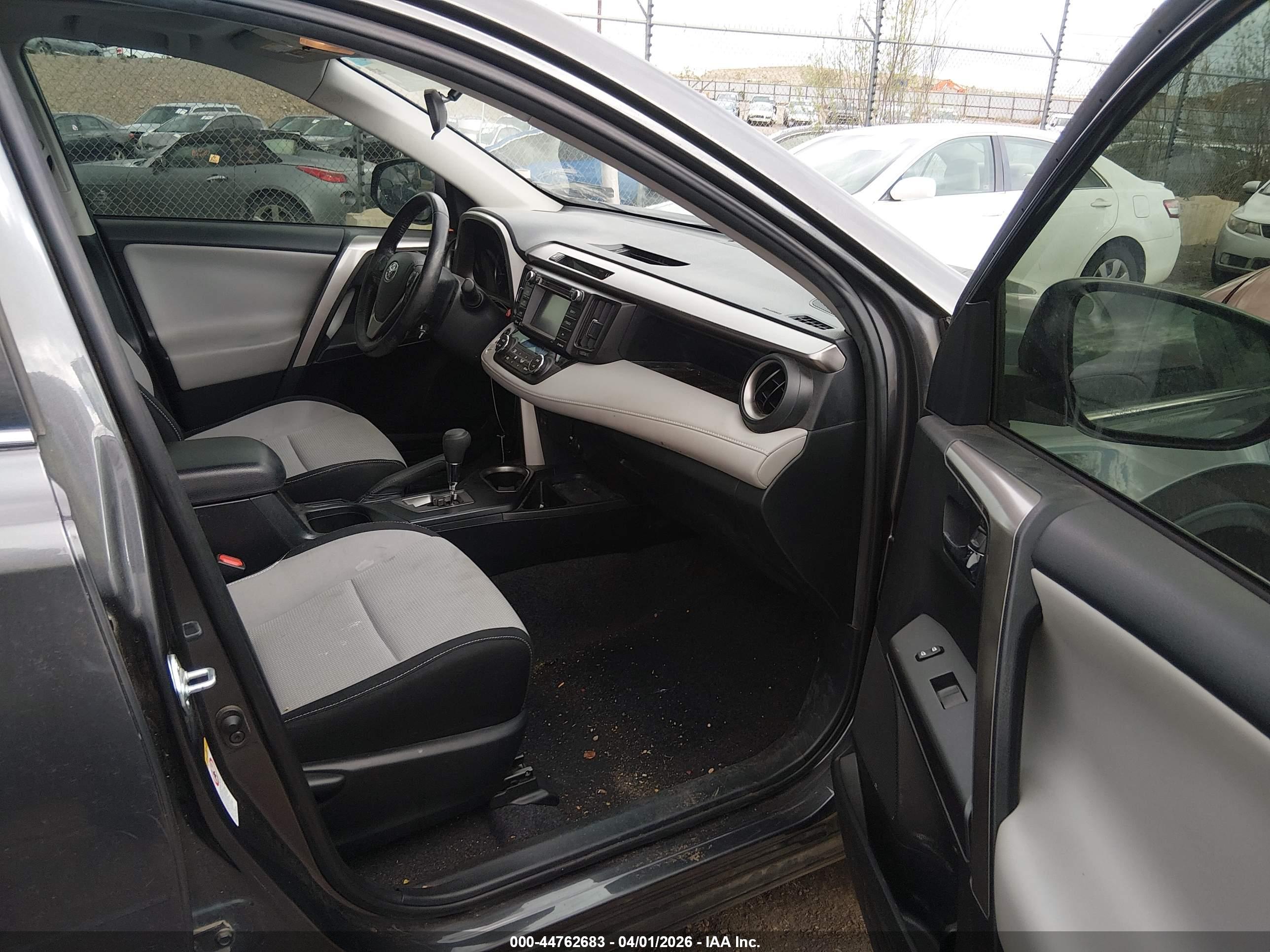 TOYOTA RAV4 image 5