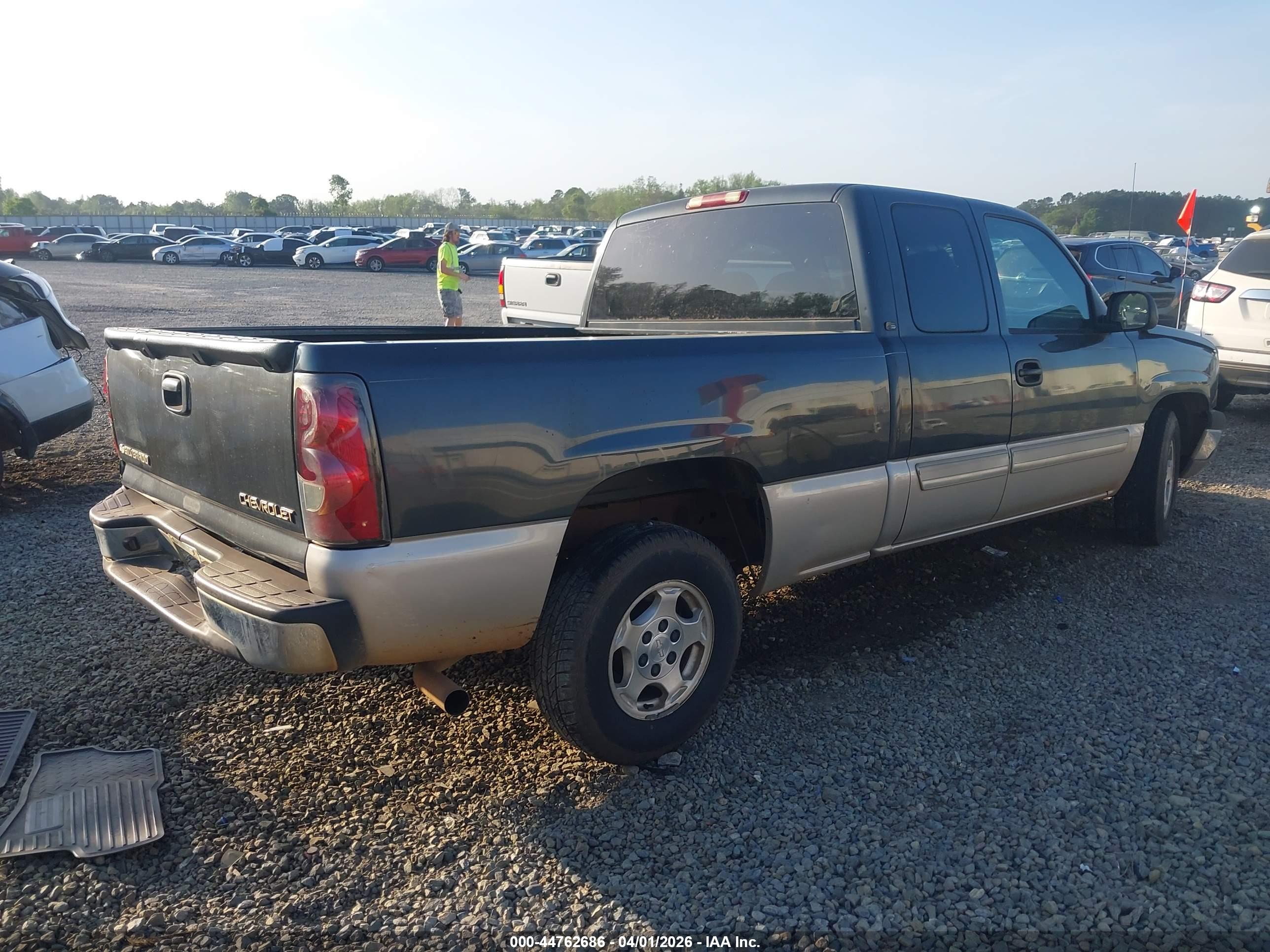 CHEVROLET SILVERADO image 4