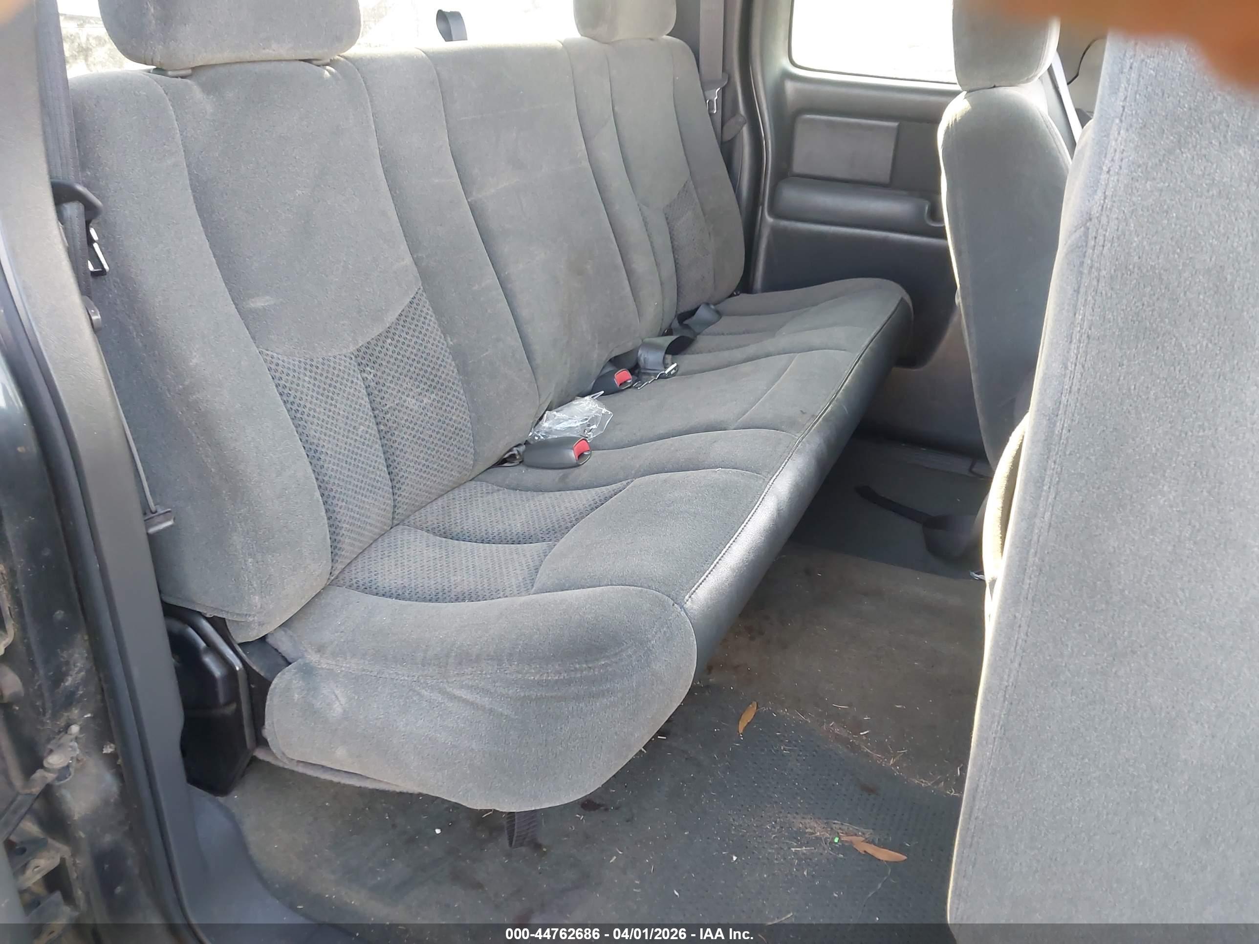 CHEVROLET SILVERADO image 8