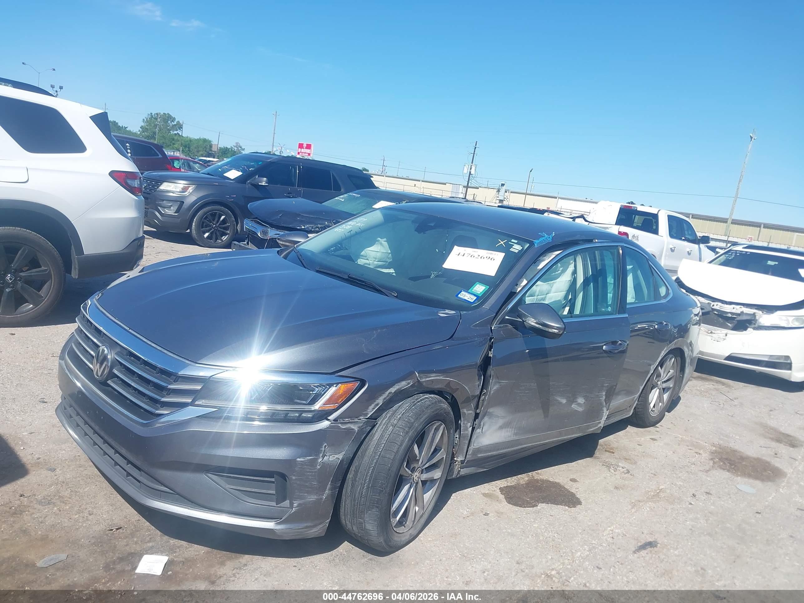 VOLKSWAGEN PASSAT image 2