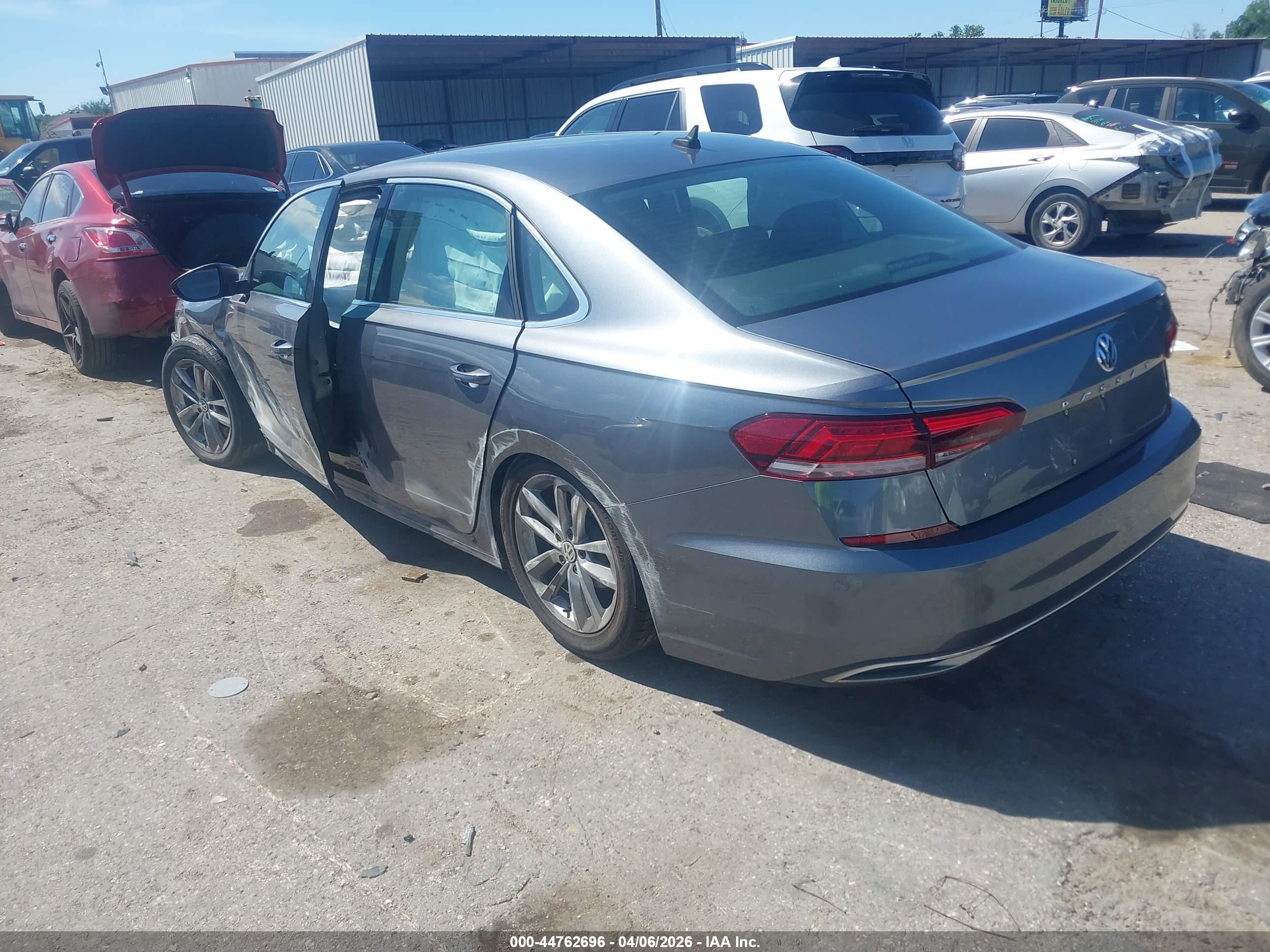 VOLKSWAGEN PASSAT image 3