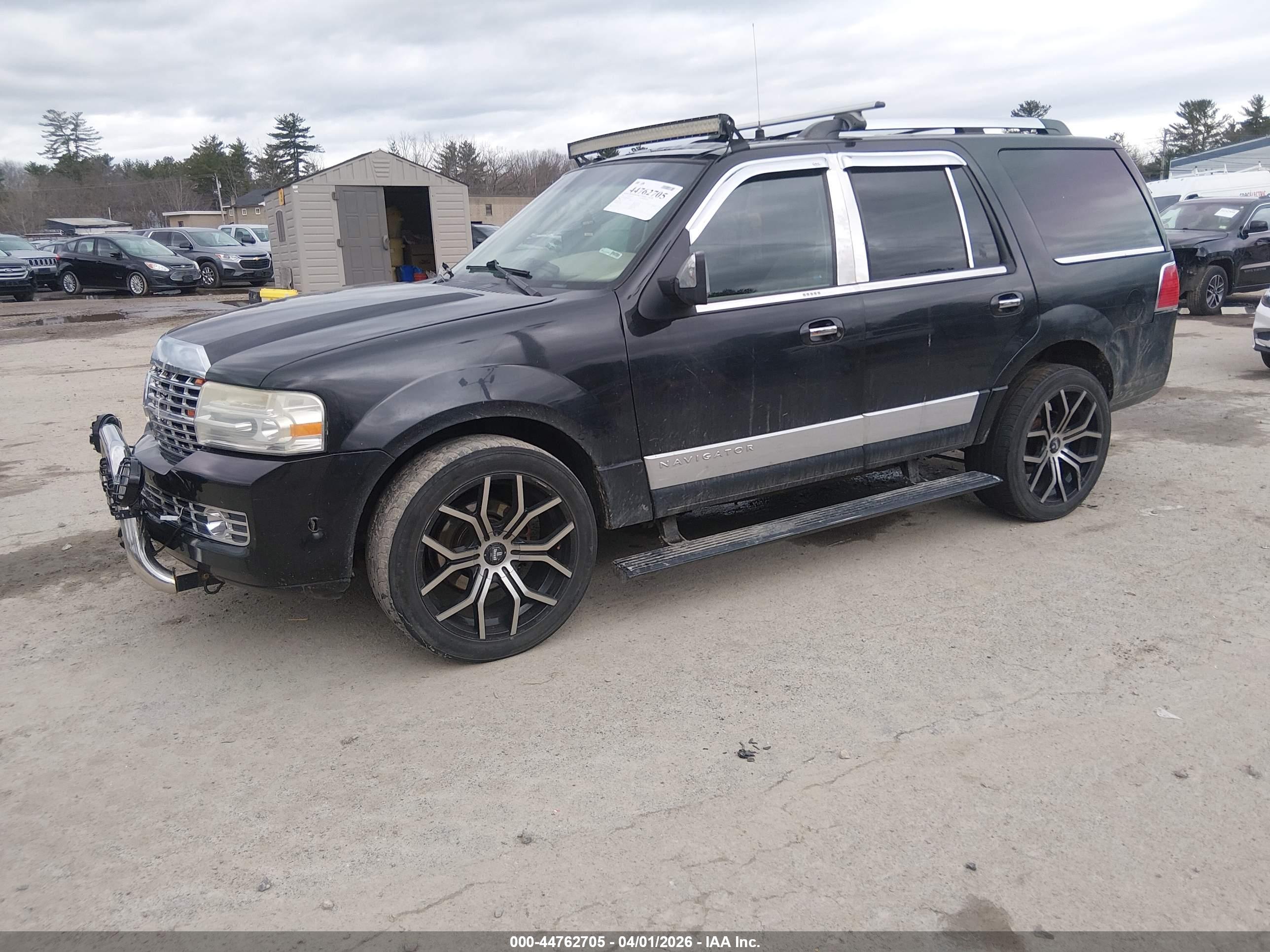 LINCOLN NAVIGATOR image 2