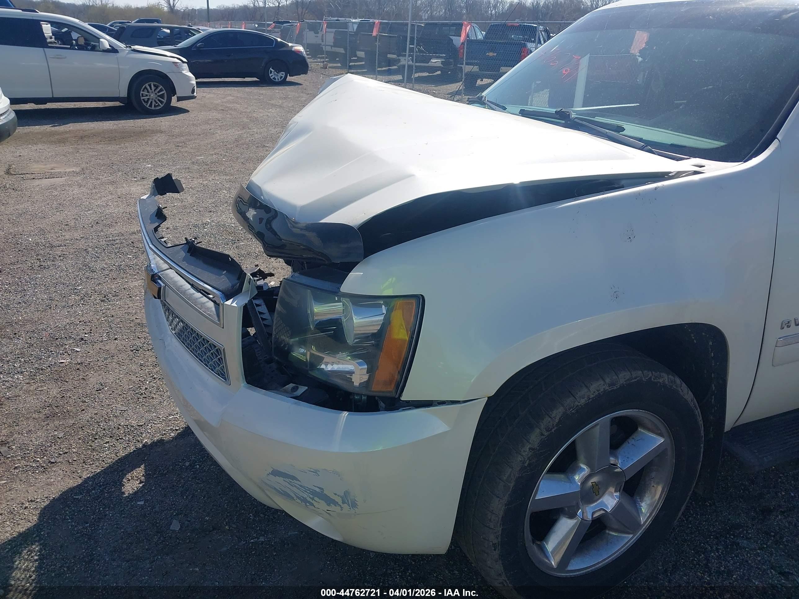 CHEVROLET AVALANCHE image 6