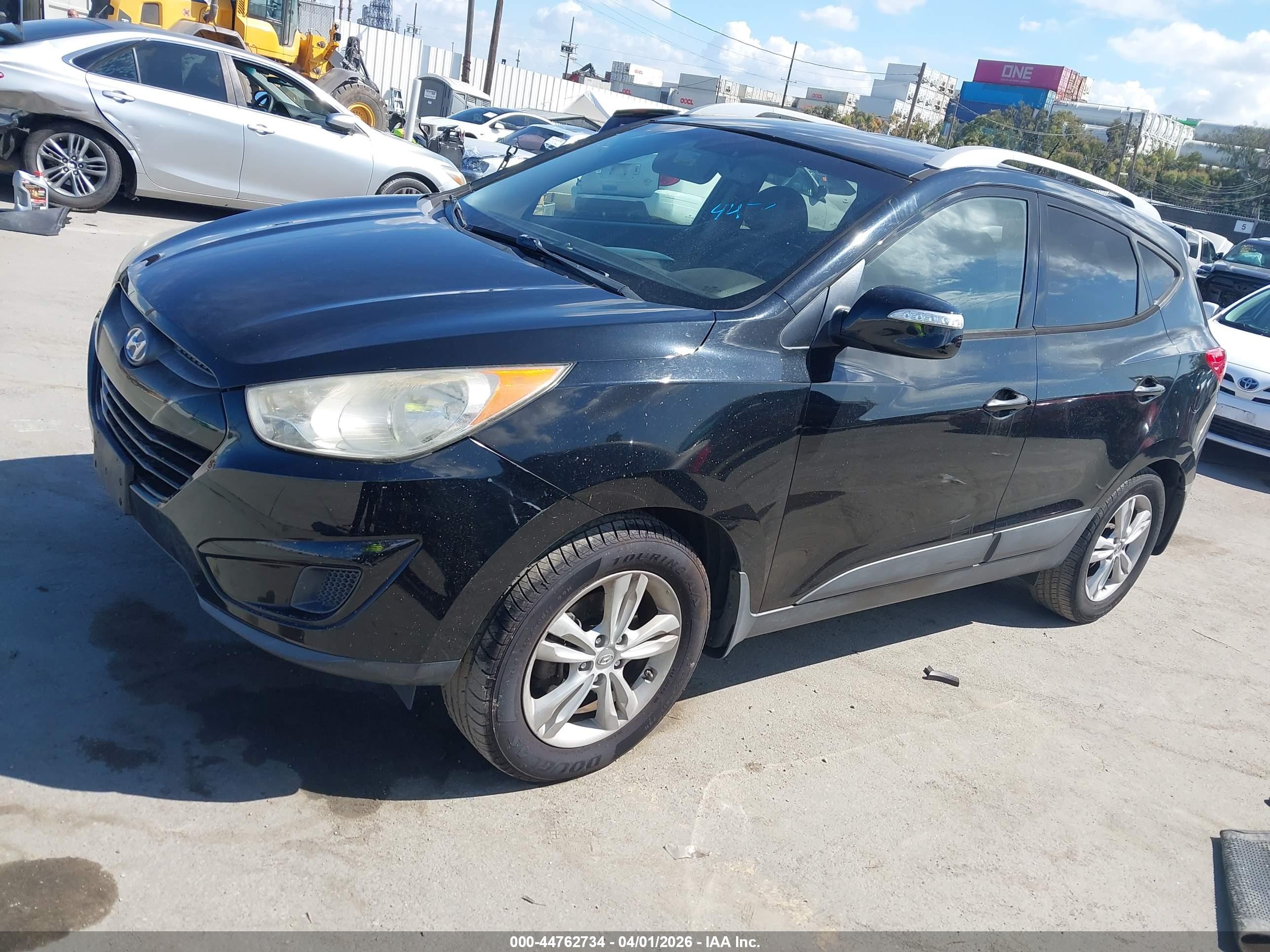 HYUNDAI TUCSON image 2