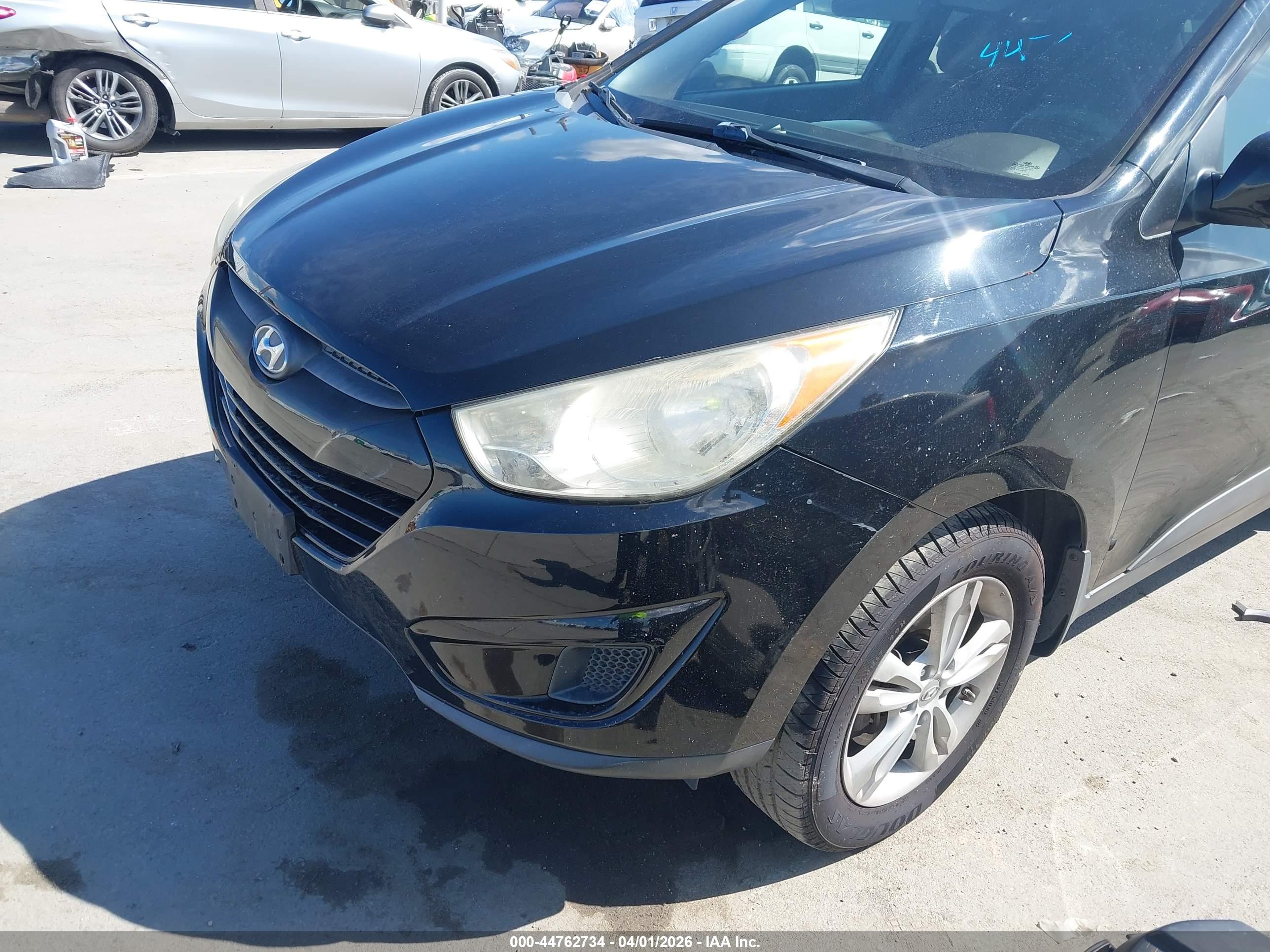 HYUNDAI TUCSON image 6