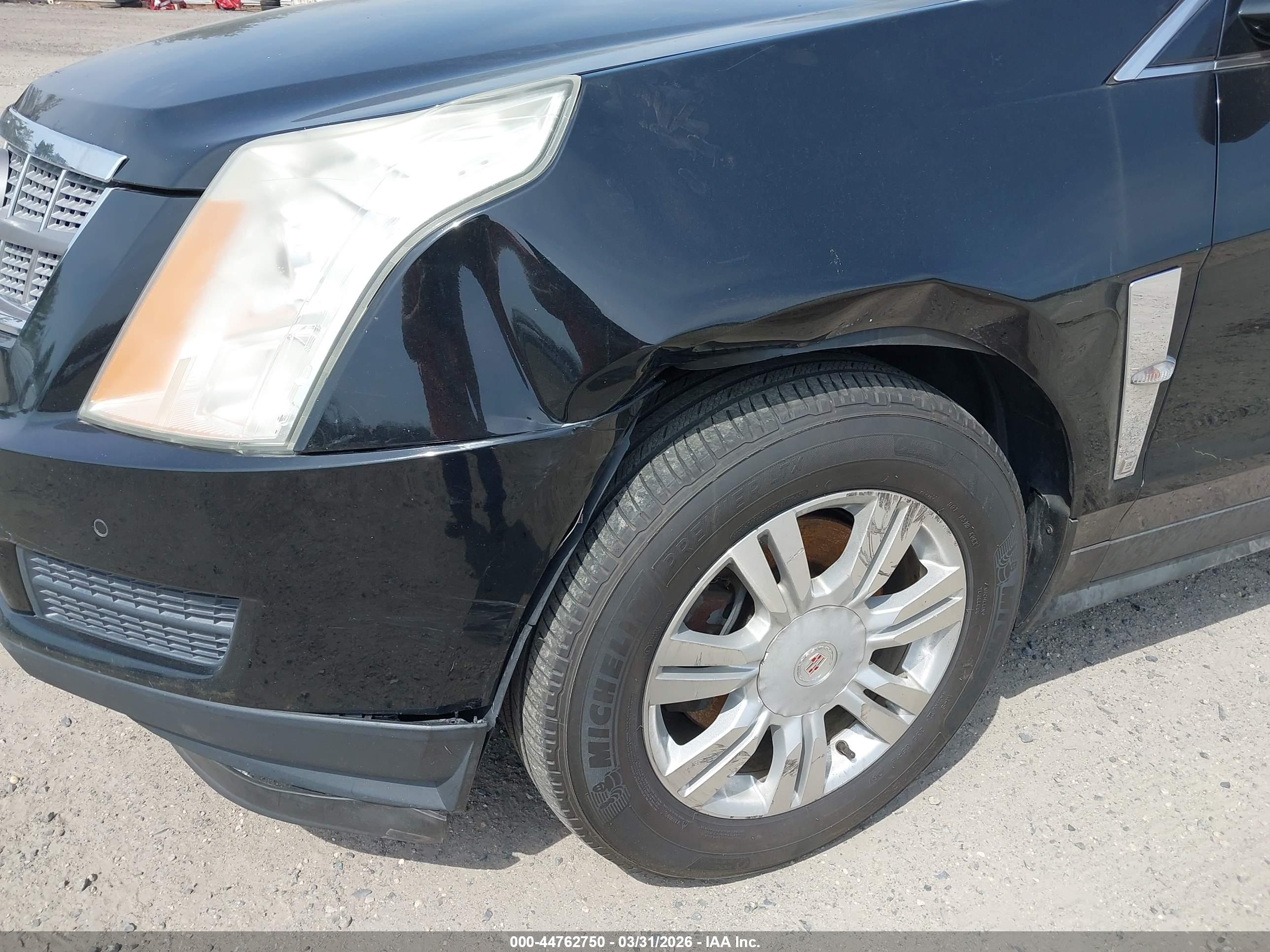CADILLAC SRX image 6