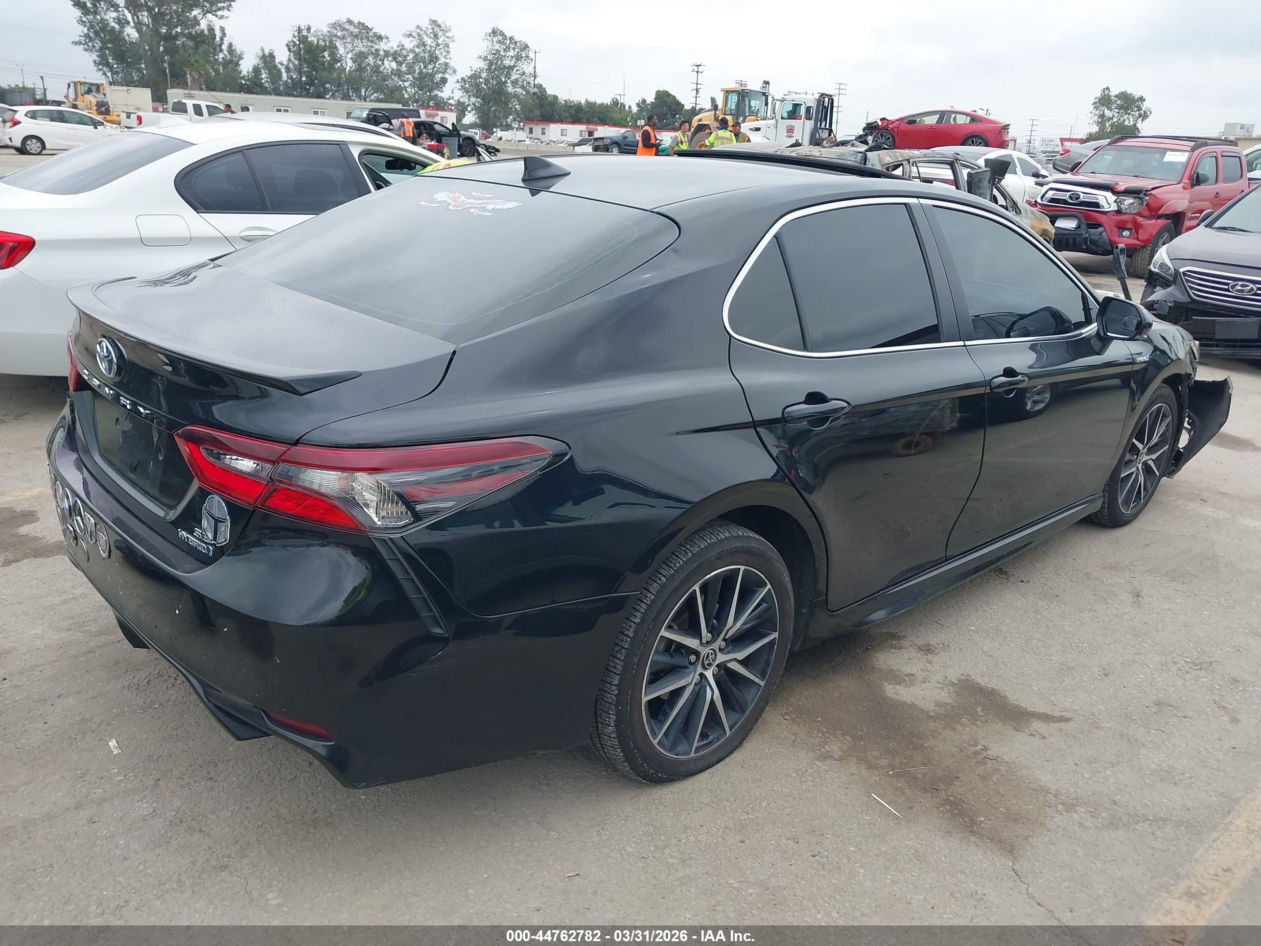 TOYOTA CAMRY image 4