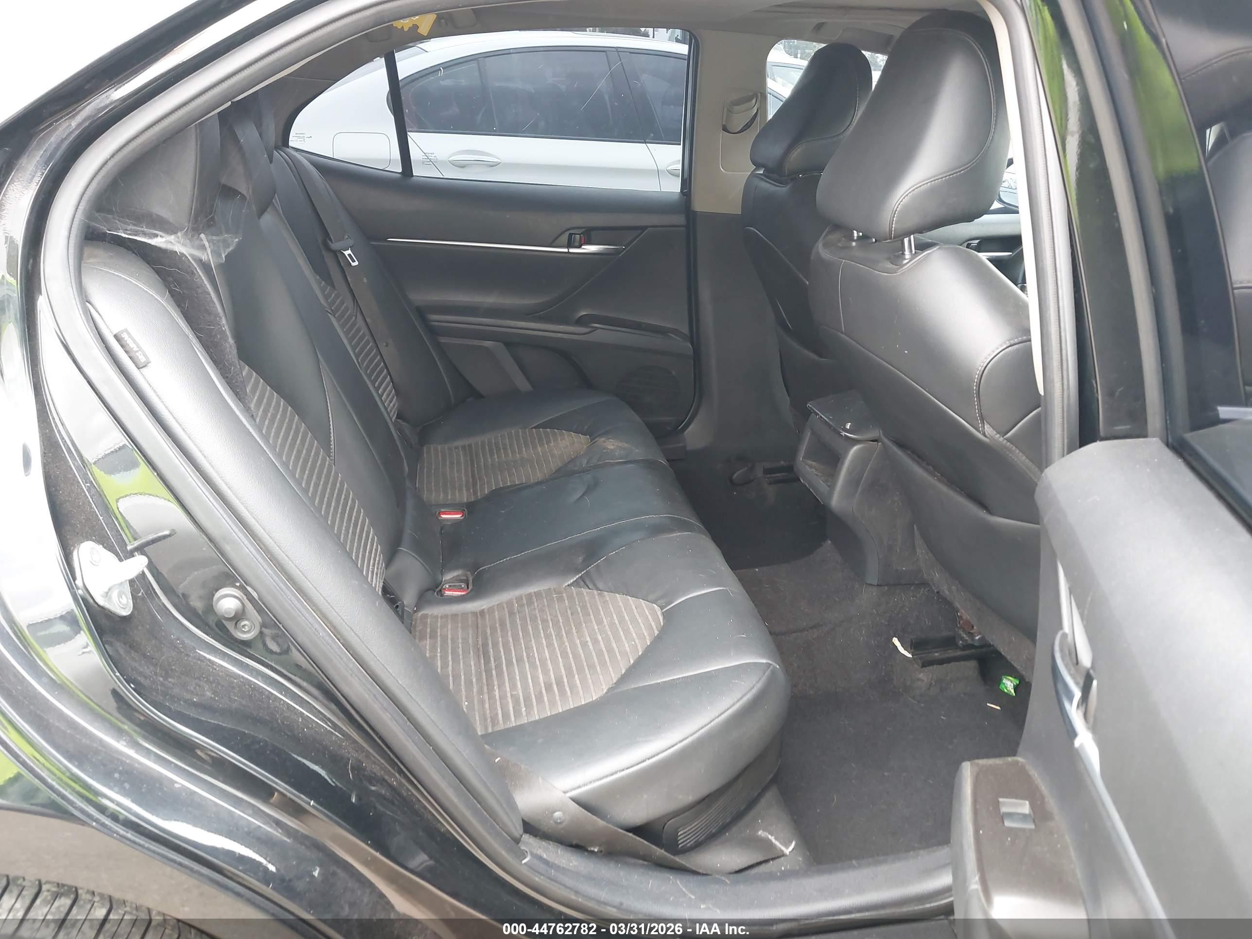 TOYOTA CAMRY image 8