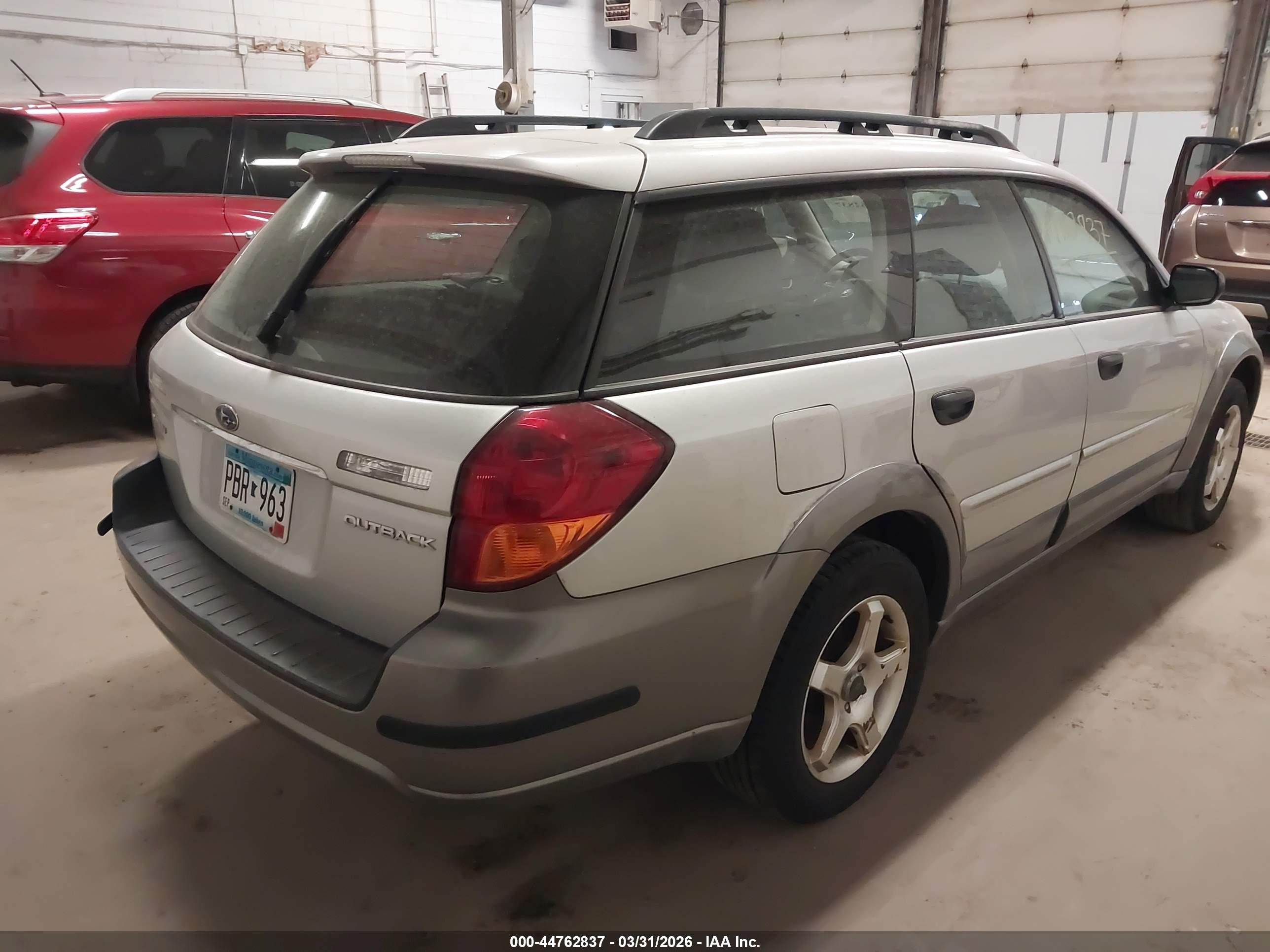 SUBARU OUTBACK image 4