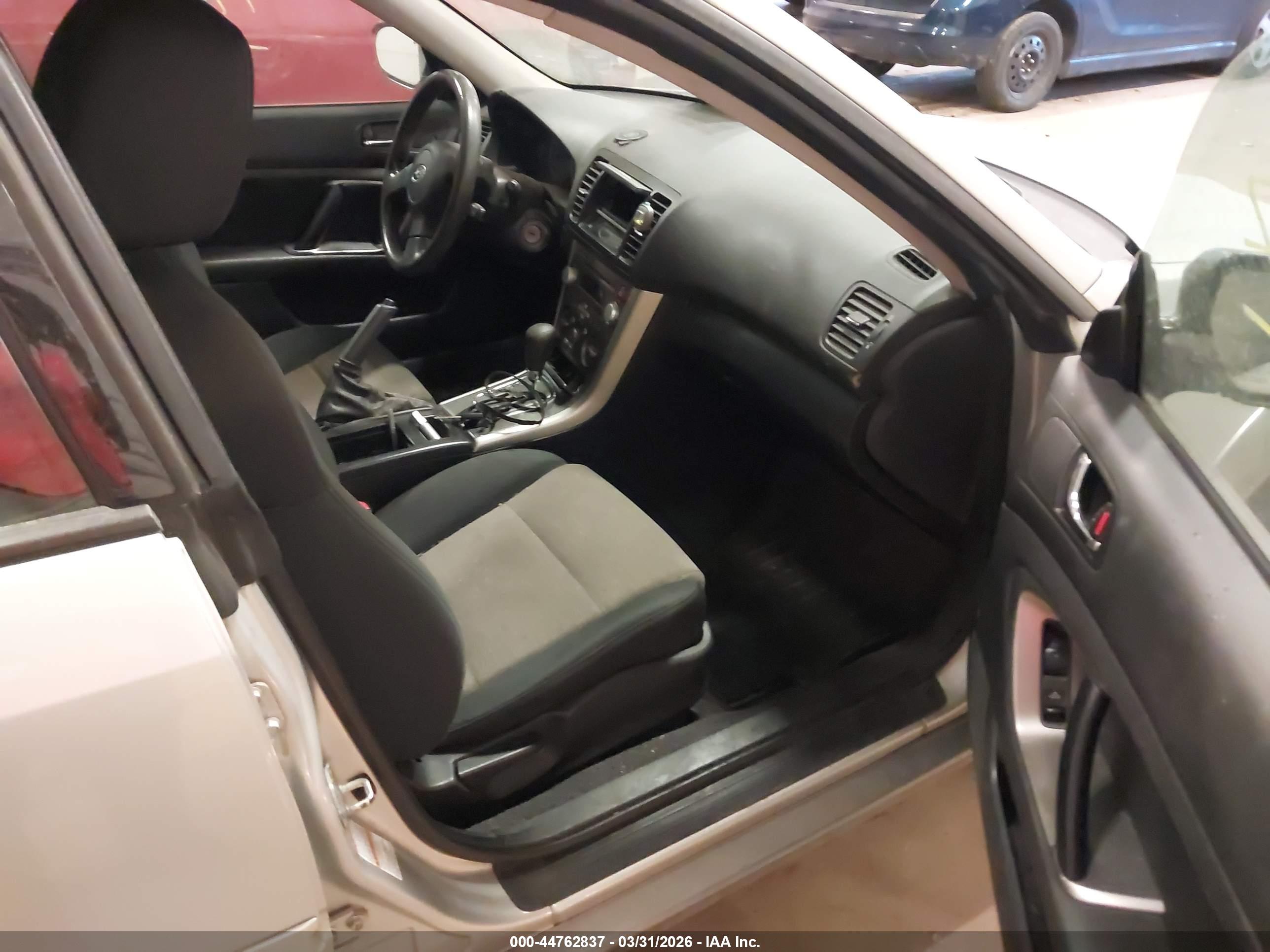 SUBARU OUTBACK image 5