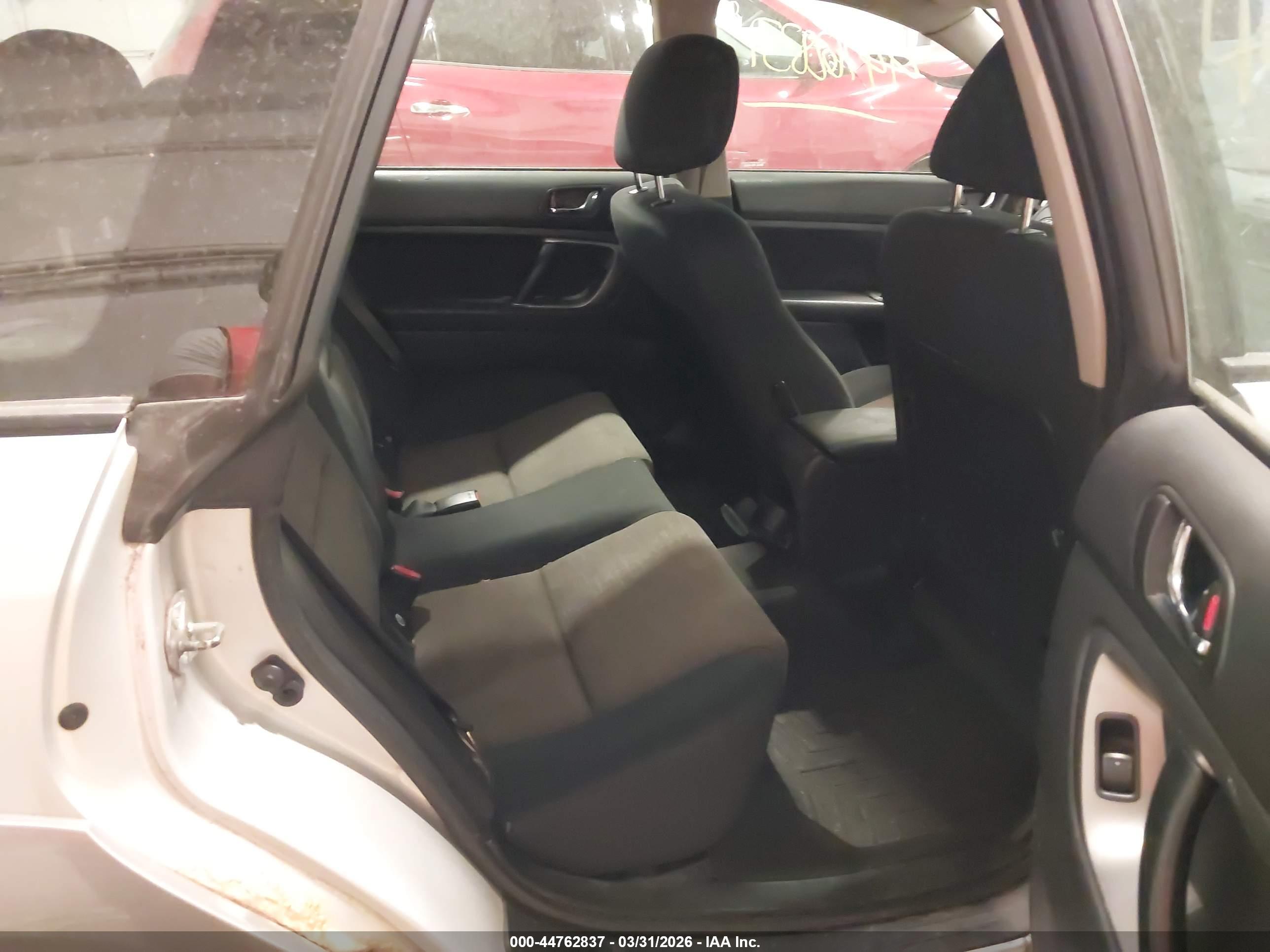 SUBARU OUTBACK image 8