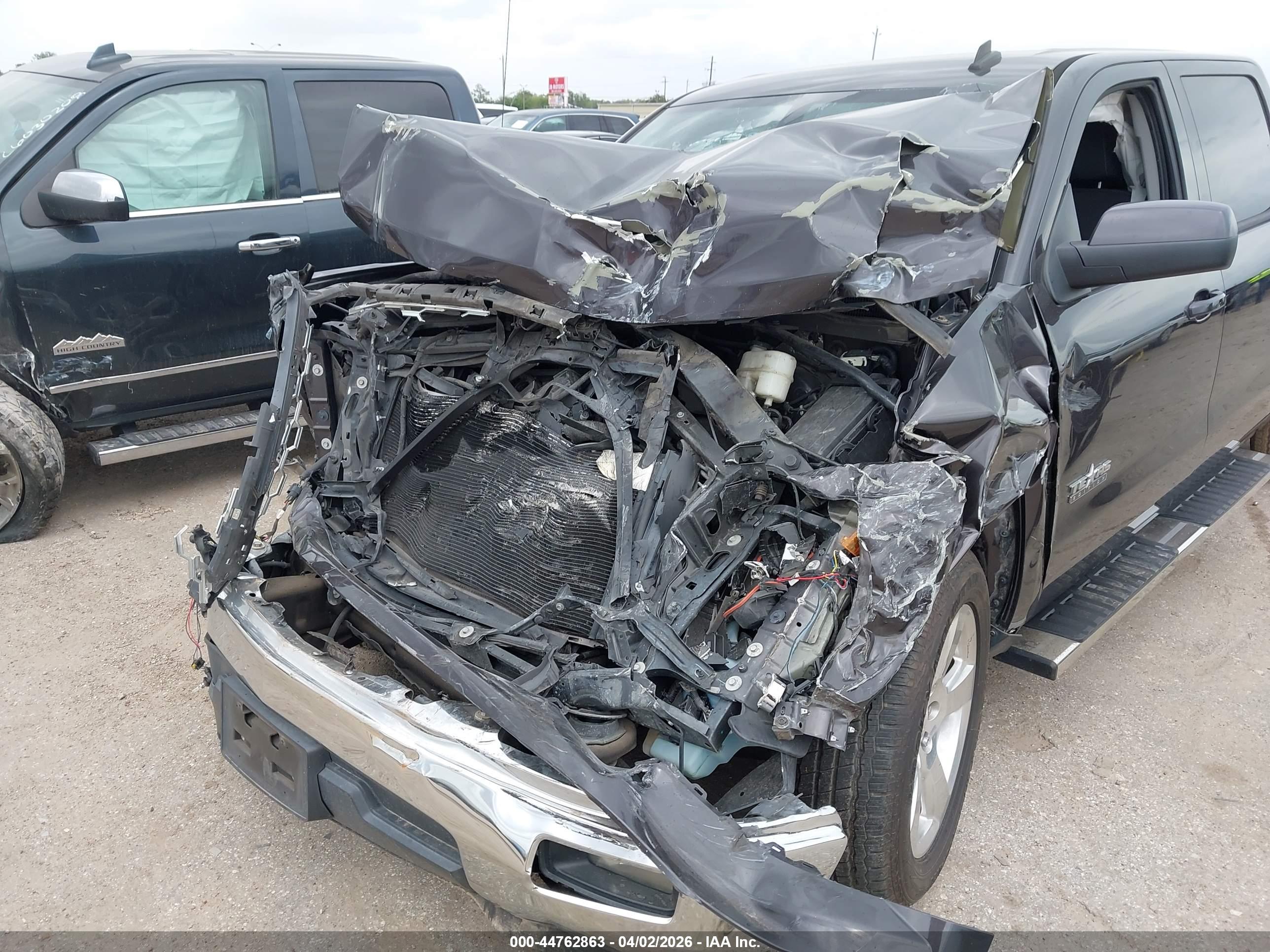 CHEVROLET SILVERADO image 6