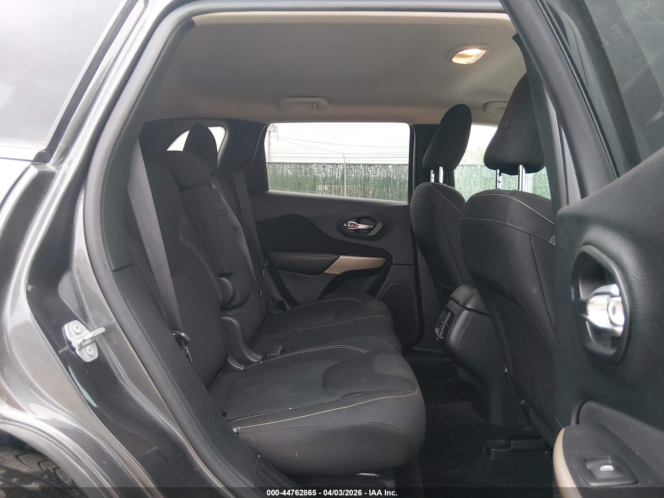 JEEP CHEROKEE image 8