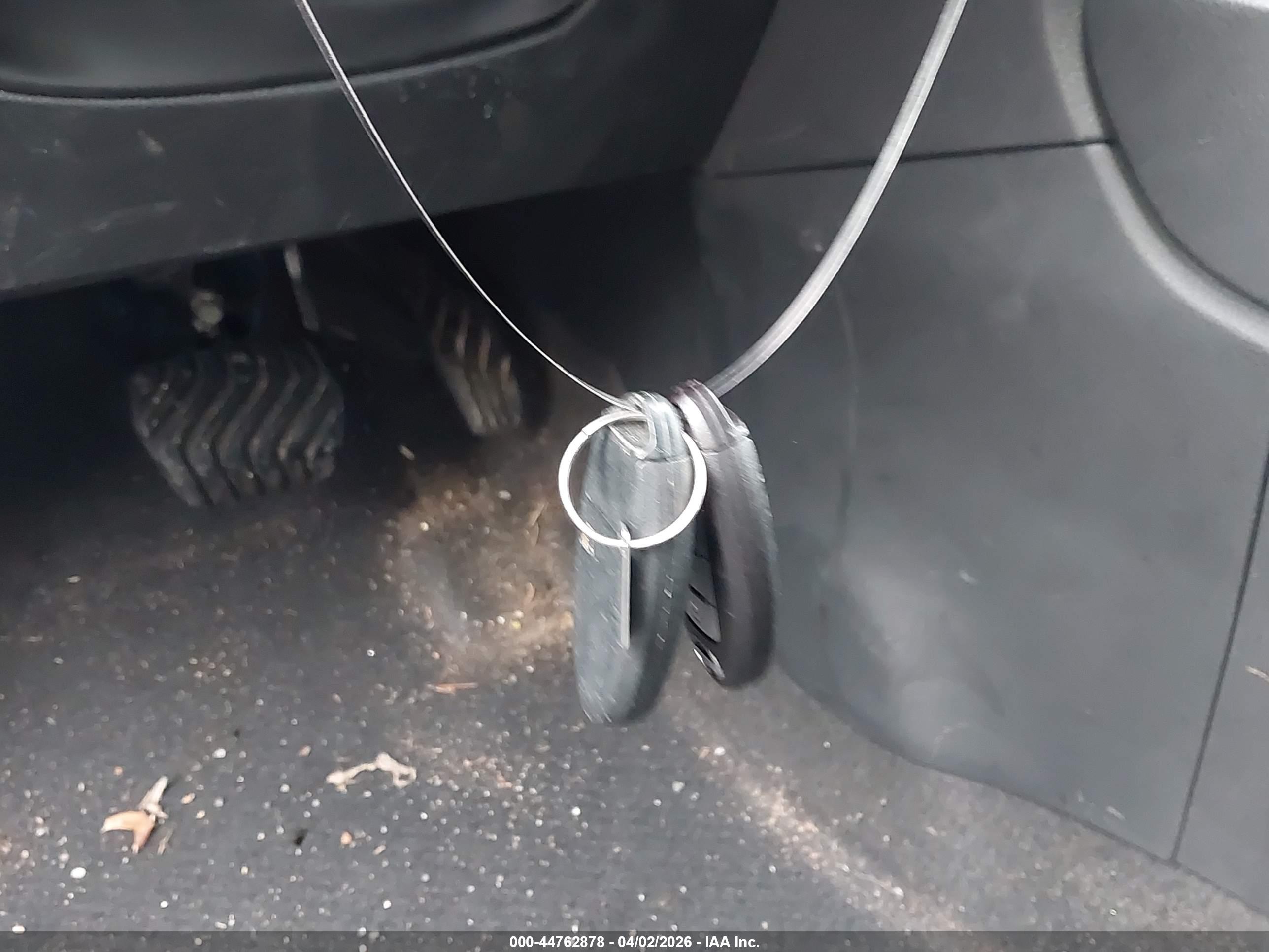 NISSAN VERSA image 11
