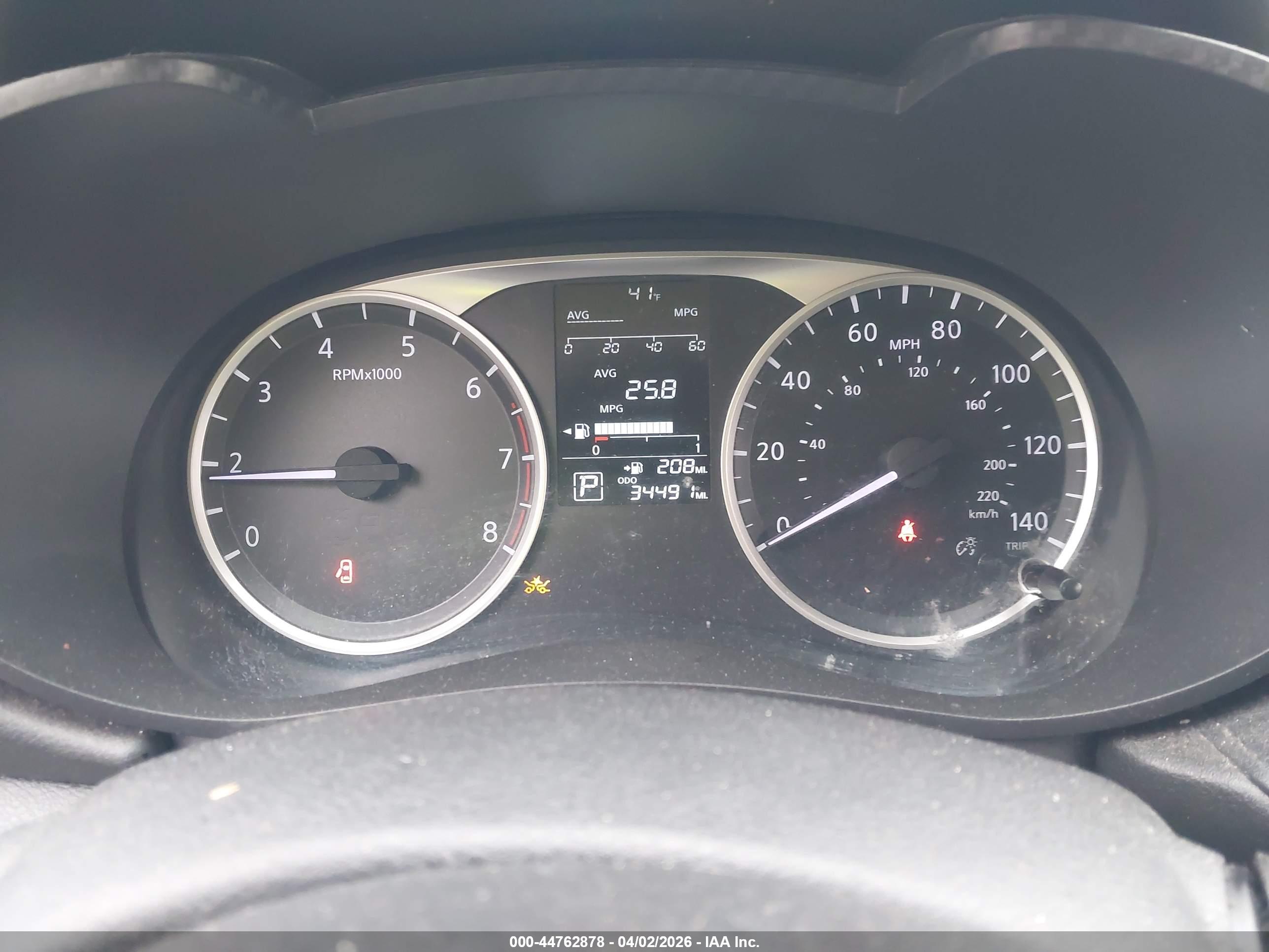 NISSAN VERSA image 7