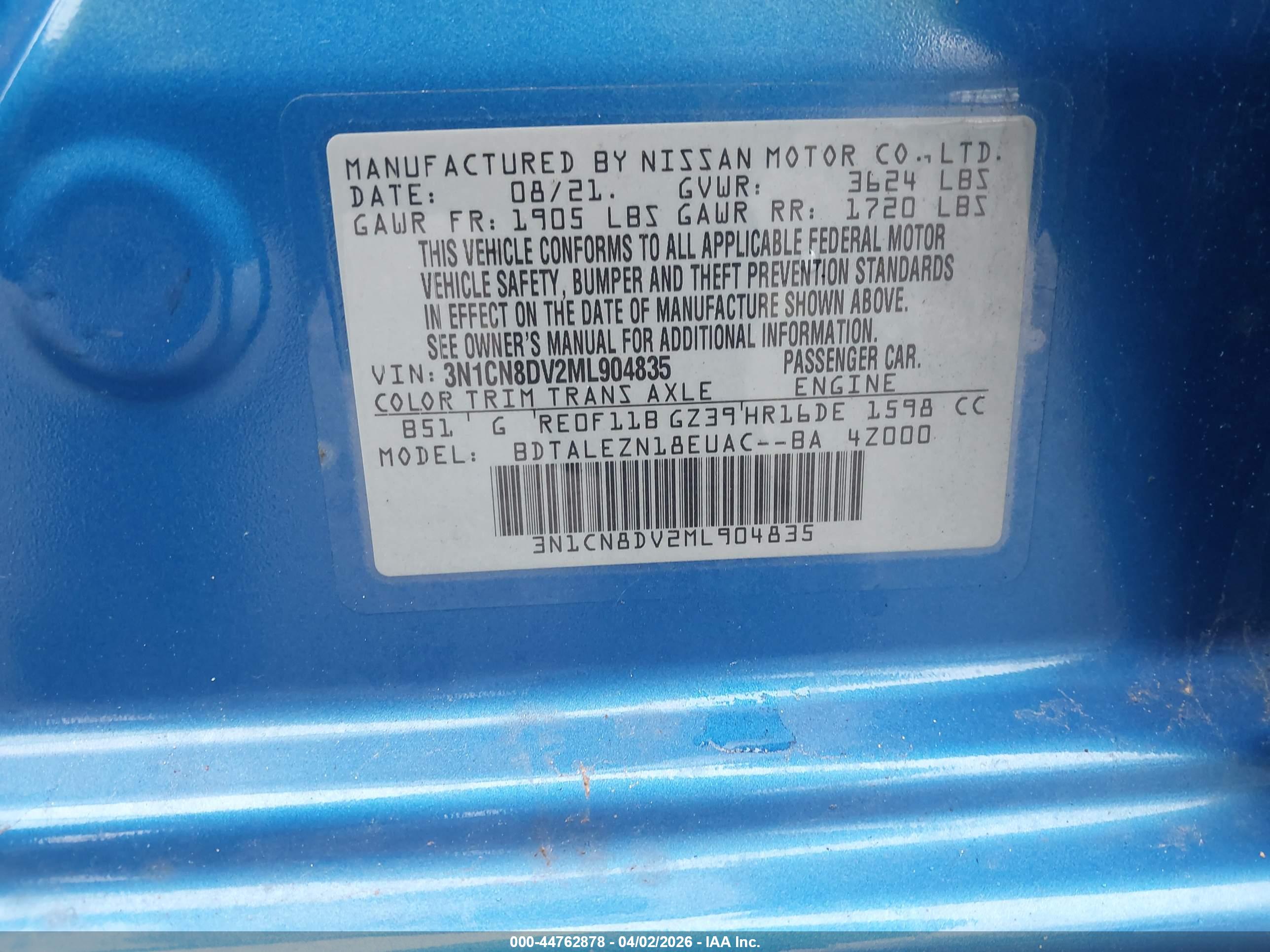 NISSAN VERSA image 9