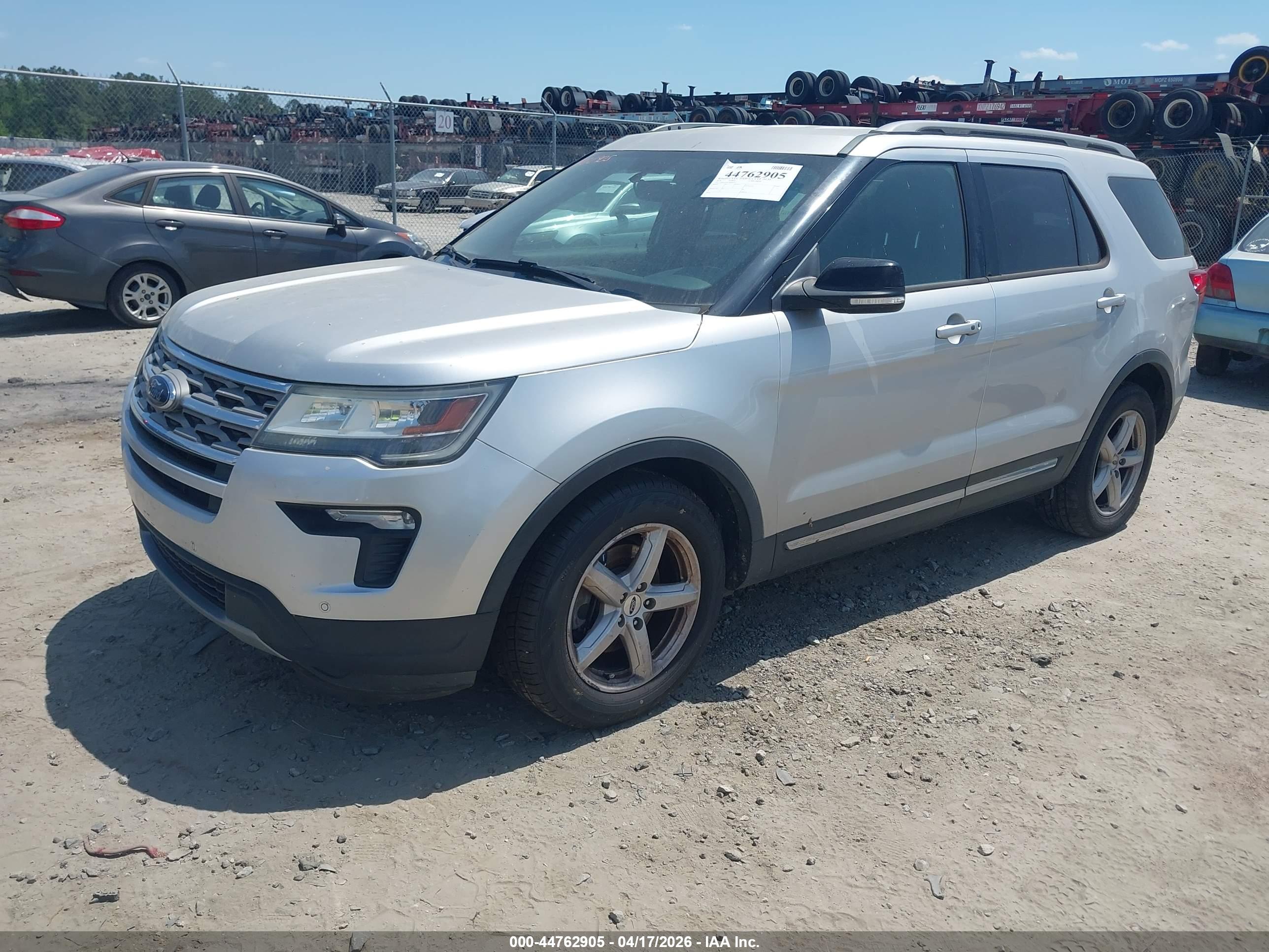 FORD EXPLORER image 2