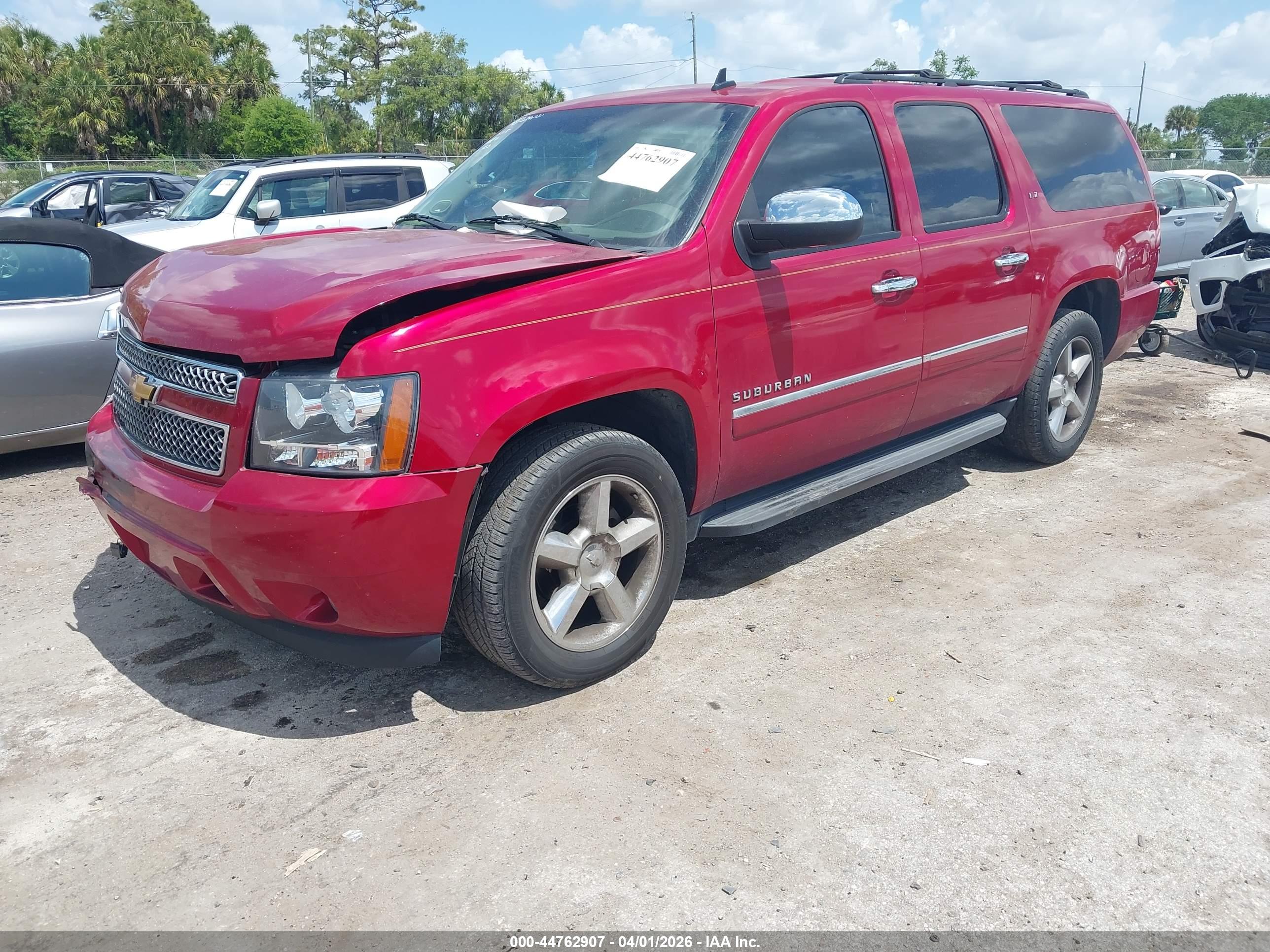 CHEVROLET SUBURBAN image 2
