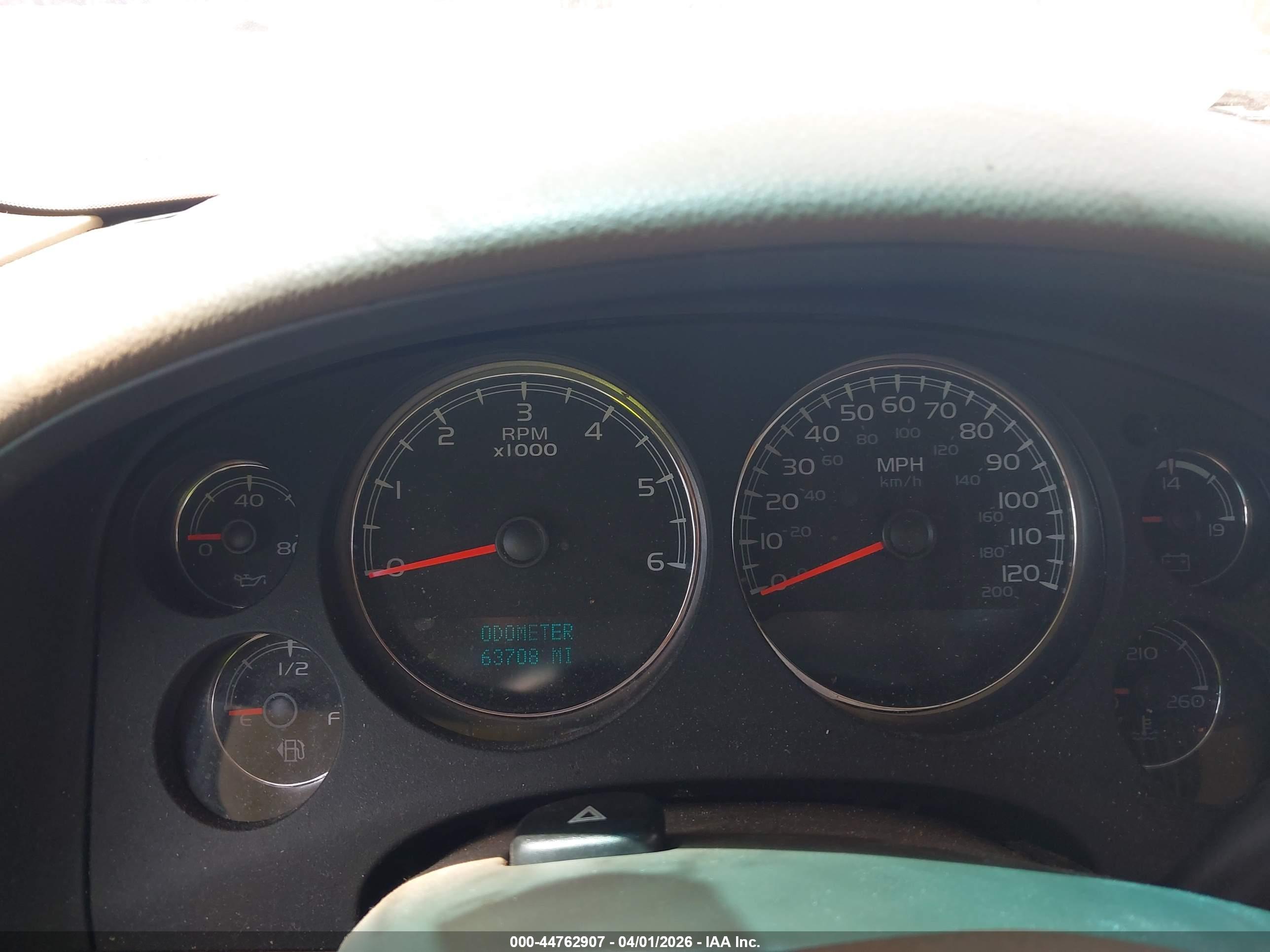 CHEVROLET SUBURBAN image 7