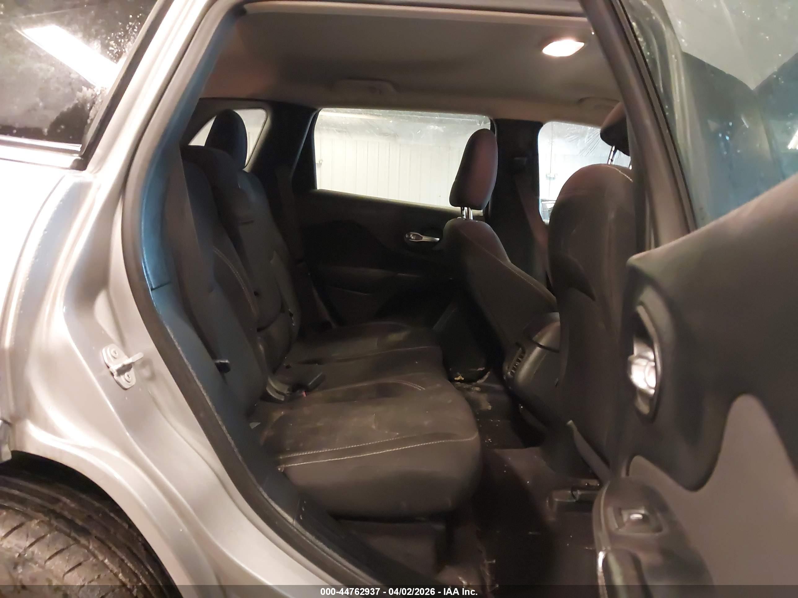 JEEP CHEROKEE image 8