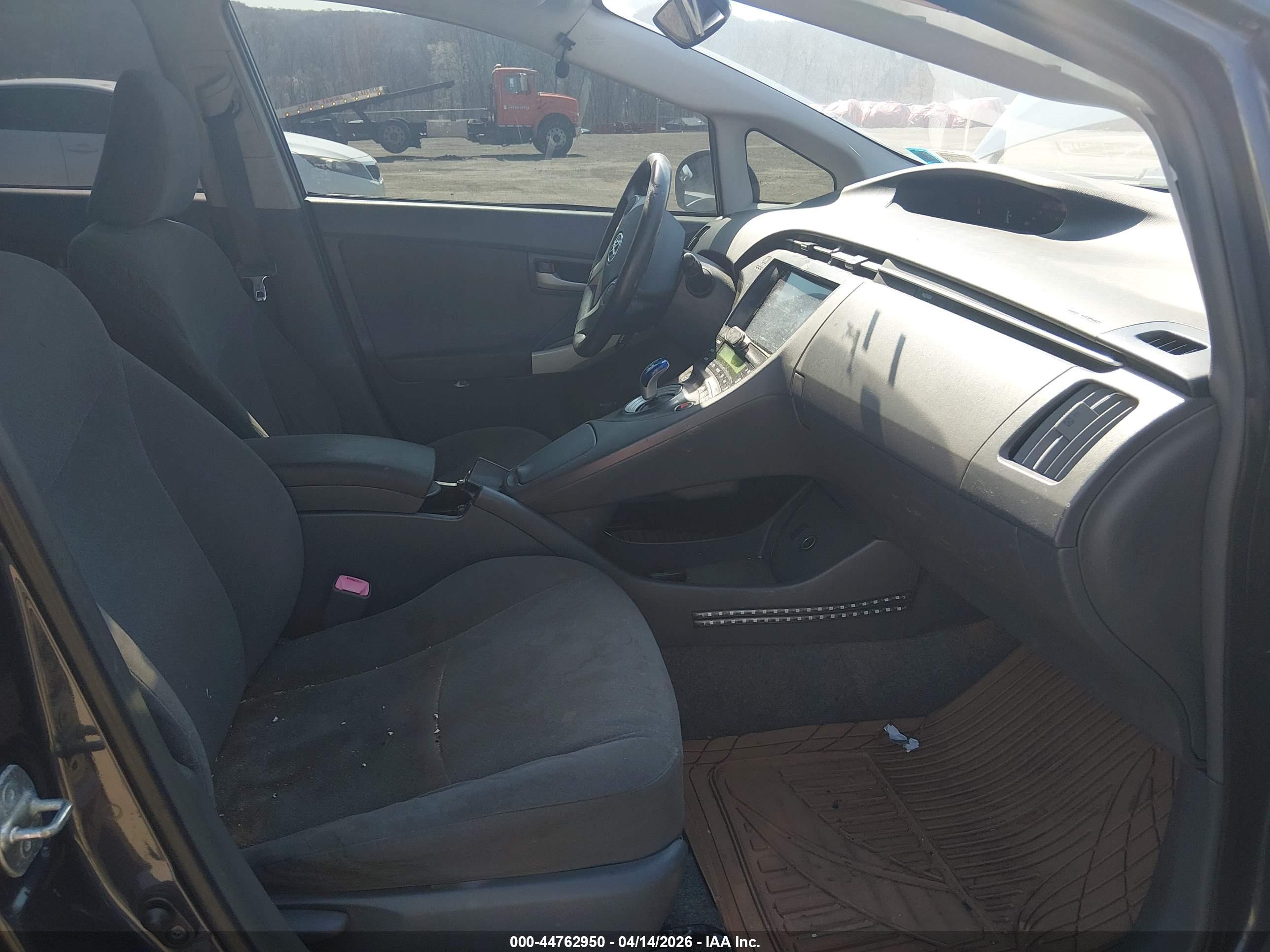 TOYOTA PRIUS image 5