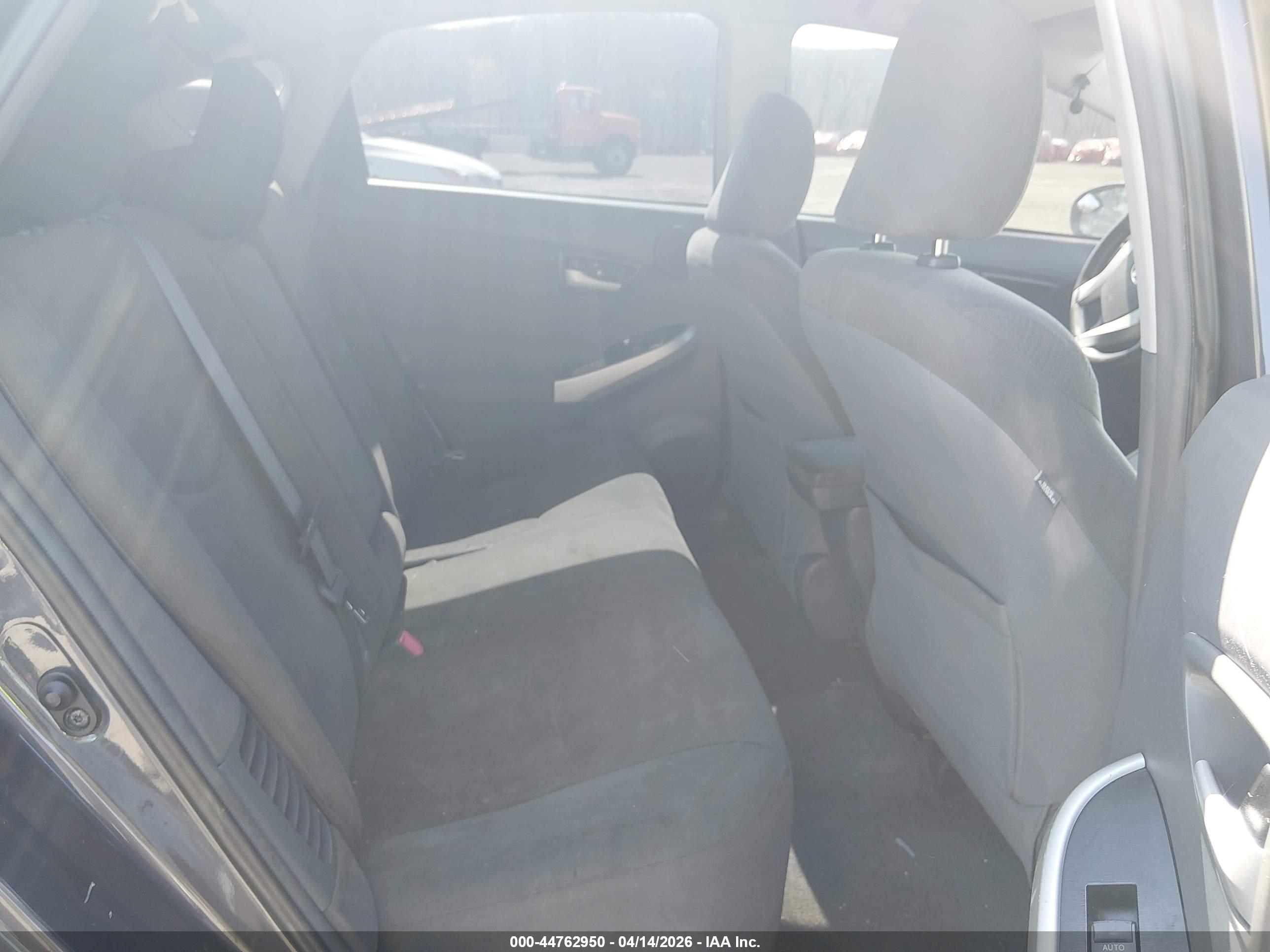 TOYOTA PRIUS image 8