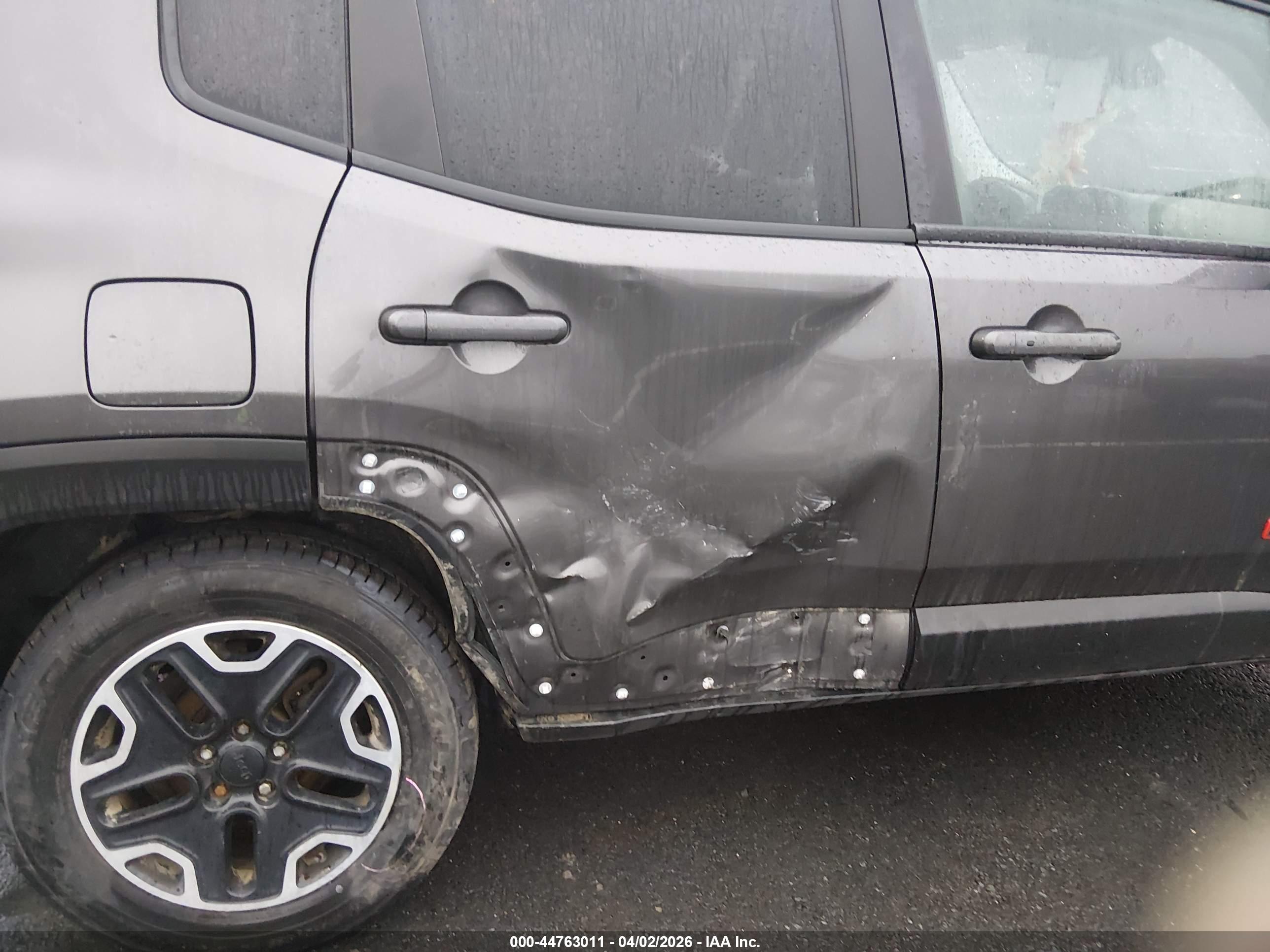 JEEP RENEGADE image 6