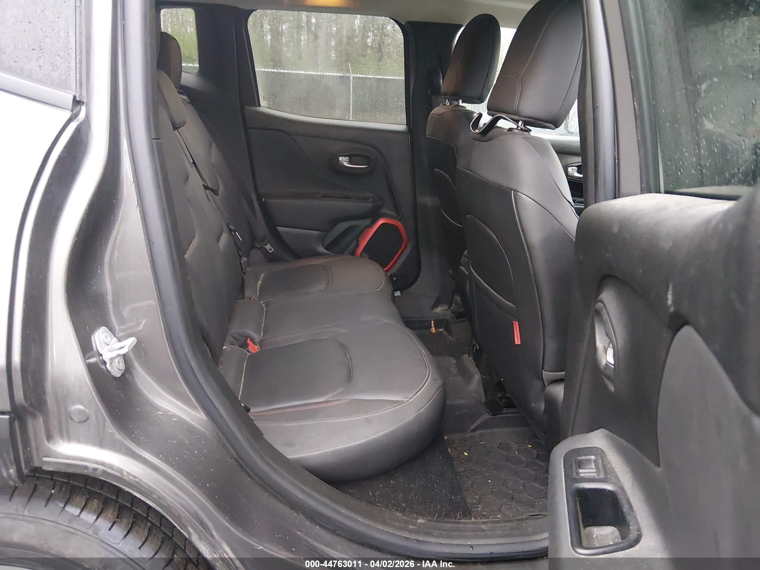 JEEP RENEGADE image 8