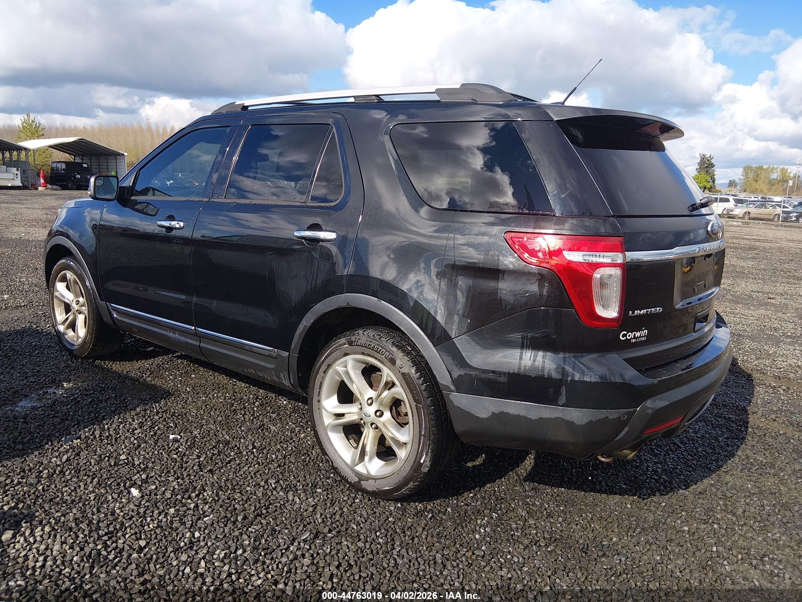 FORD EXPLORER image 3