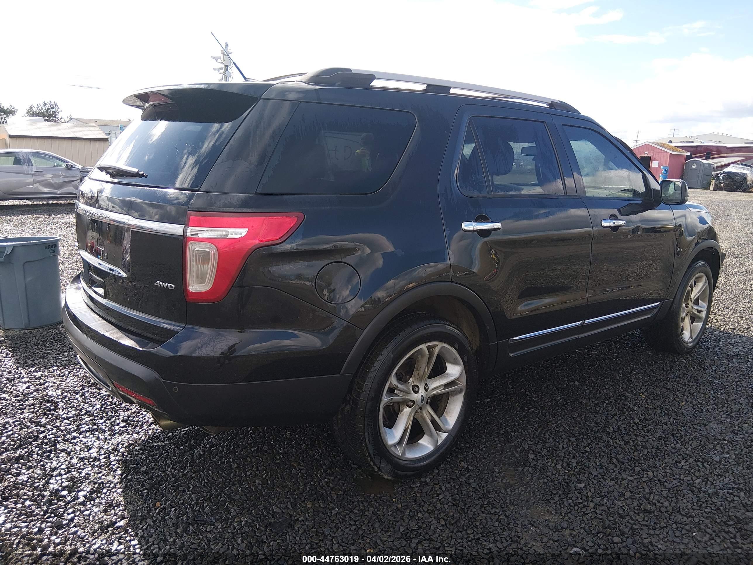 FORD EXPLORER image 4